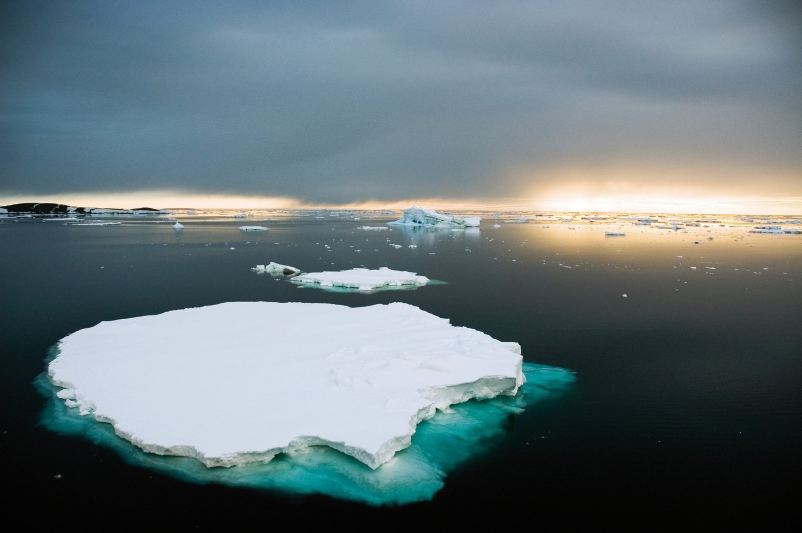 The Lost Rivers and Lakes: Ancient Waterways of Antarctica (image credits: wikimedia)