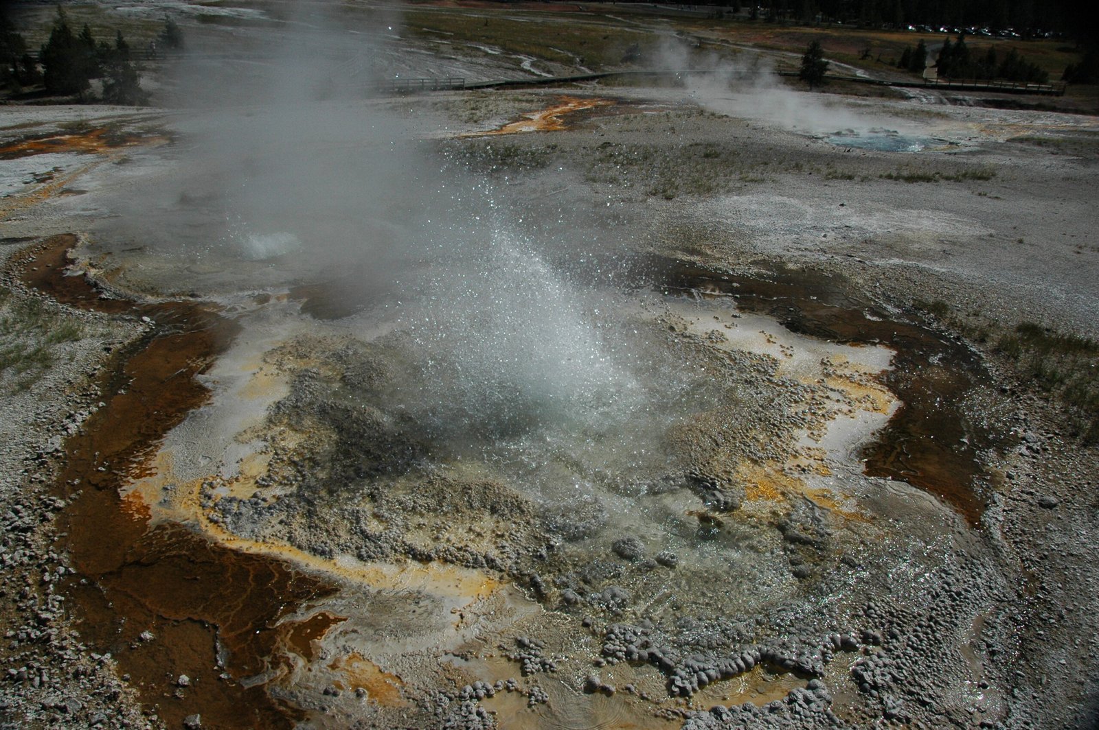 Colors That Defy Imagination (image credits: wikimedia)