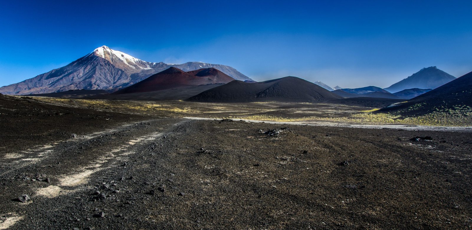 Volcanoes Looming Overhead (image credits: wikimedia)
