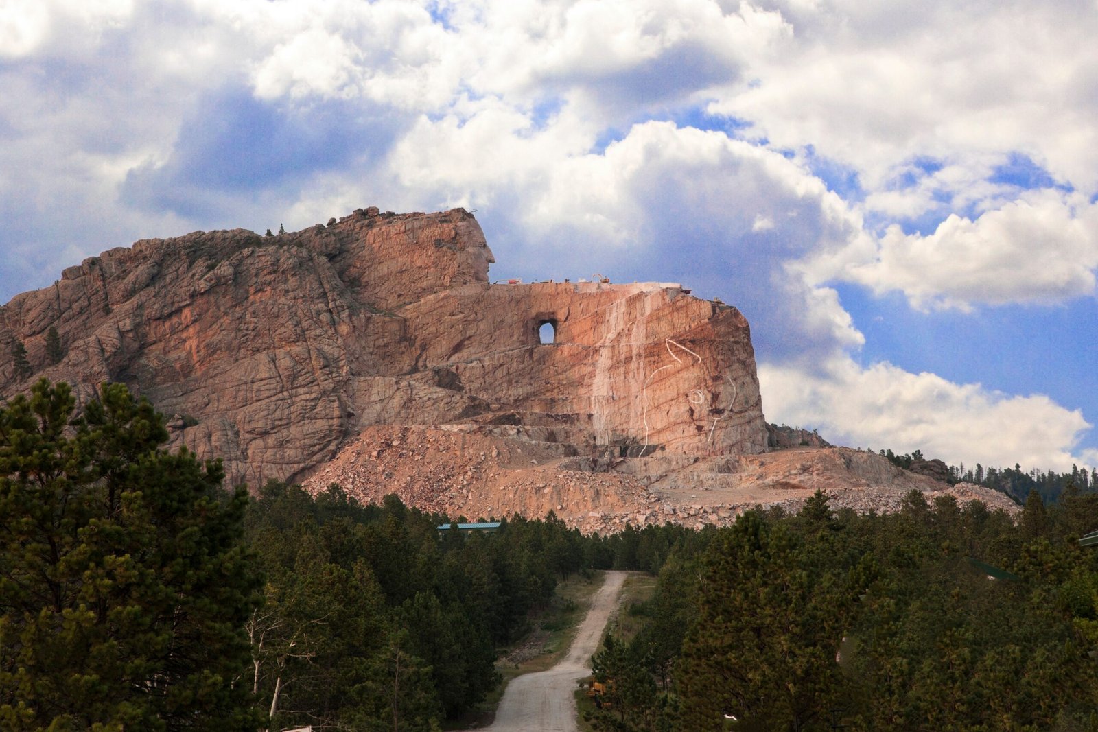 The Origins of a Monumental Dream (image credits: wikimedia)