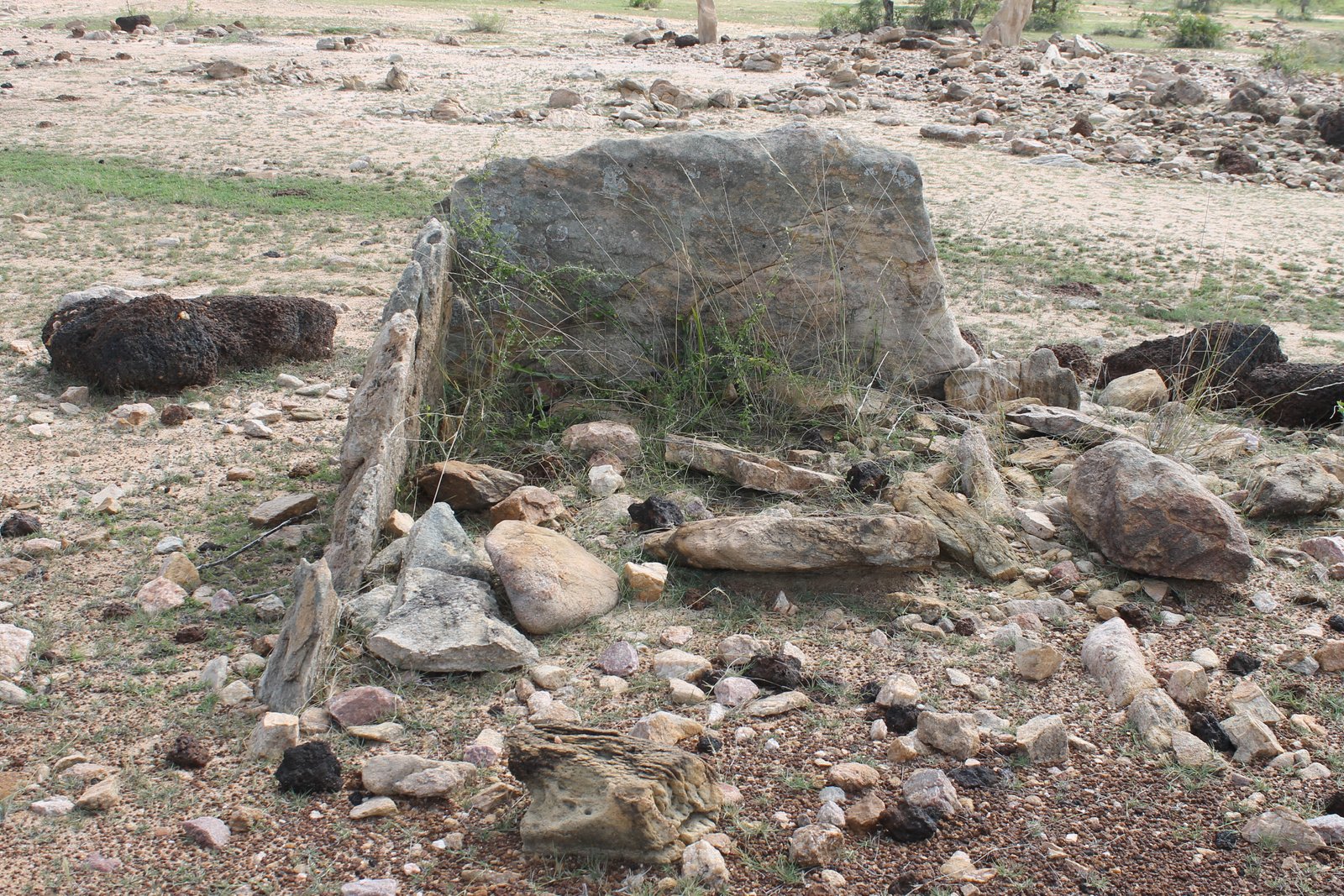 Burial Practices and Spiritual Beliefs (image credits: wikimedia)