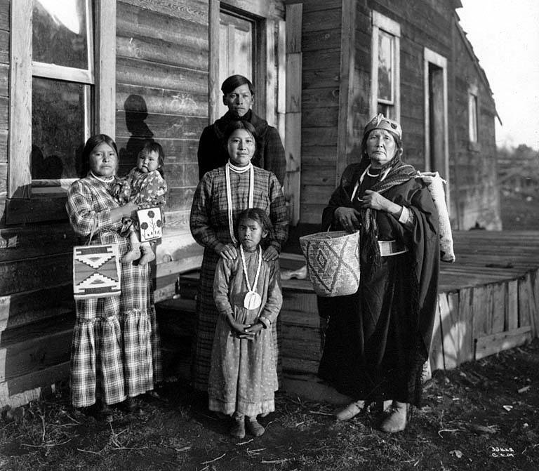 Cultural Ties: Sacred Food and Ceremony (image credits: wikimedia)