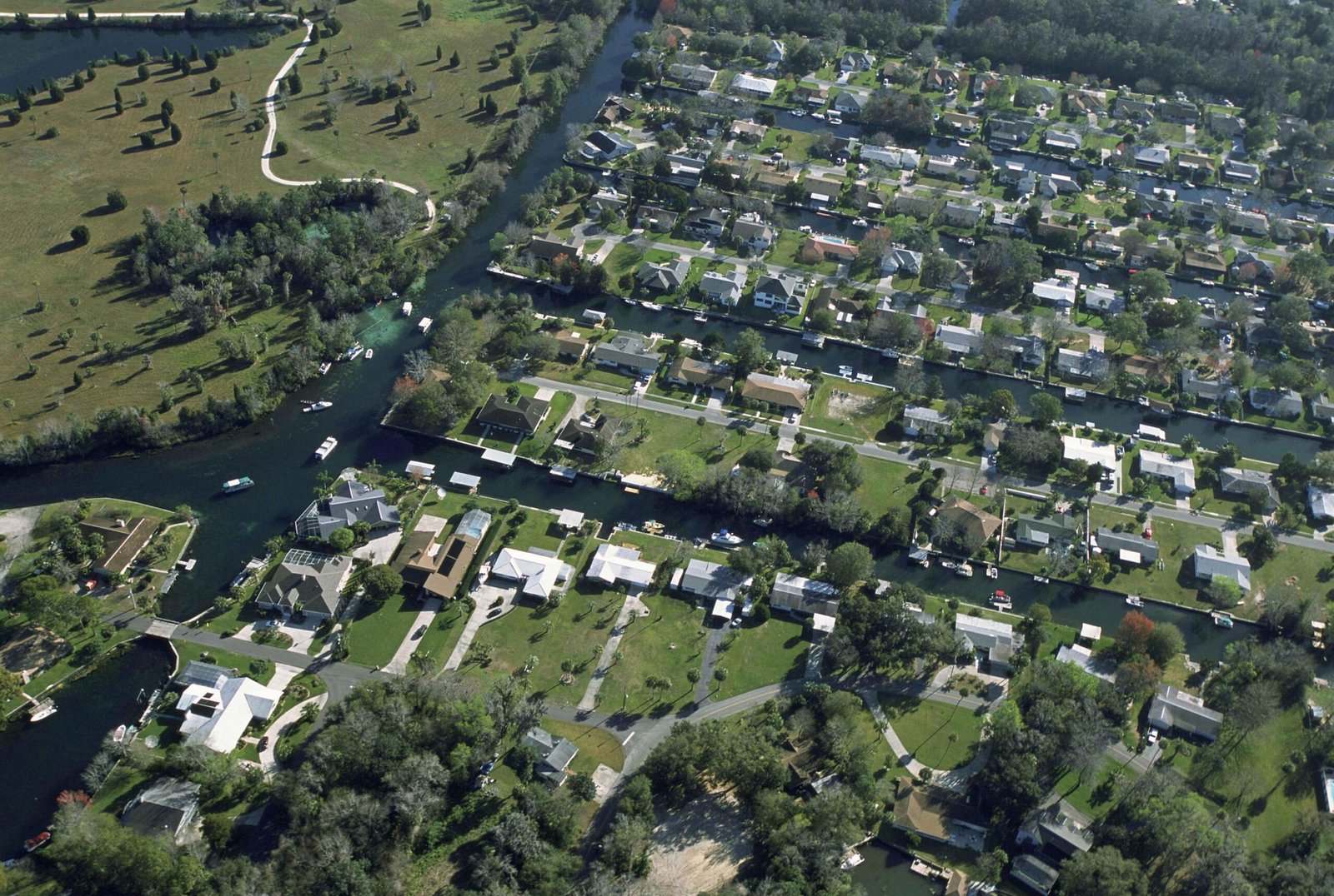 The Role of Urbanization and Sprawl (image credits: wikimedia)