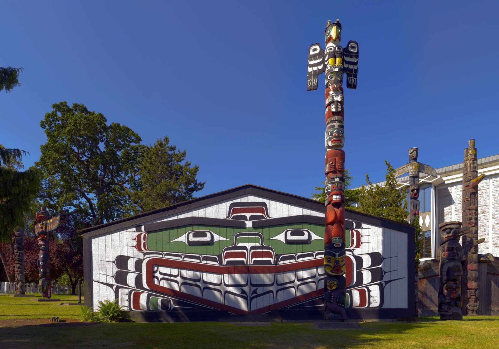 Symbolism in Art and Ceremony (image credits: wikimedia)