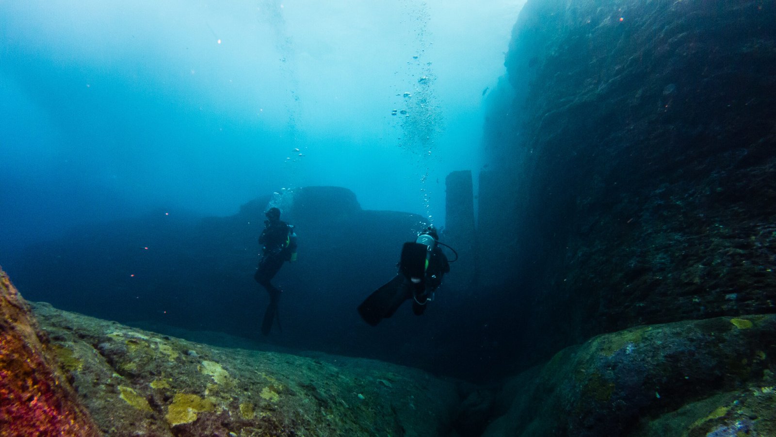 The Mystery of Yonaguni (image credits: wikimedia)