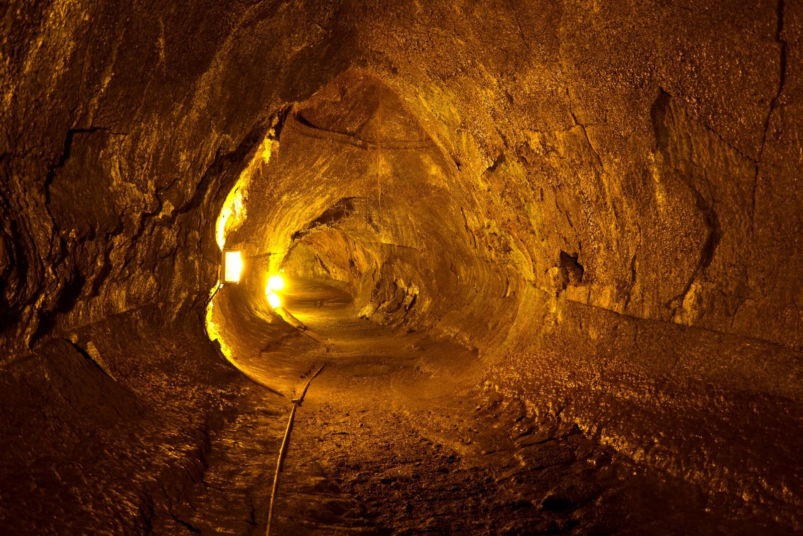 The Mysterious Origins of Lava Tubes (image credits: wikimedia)