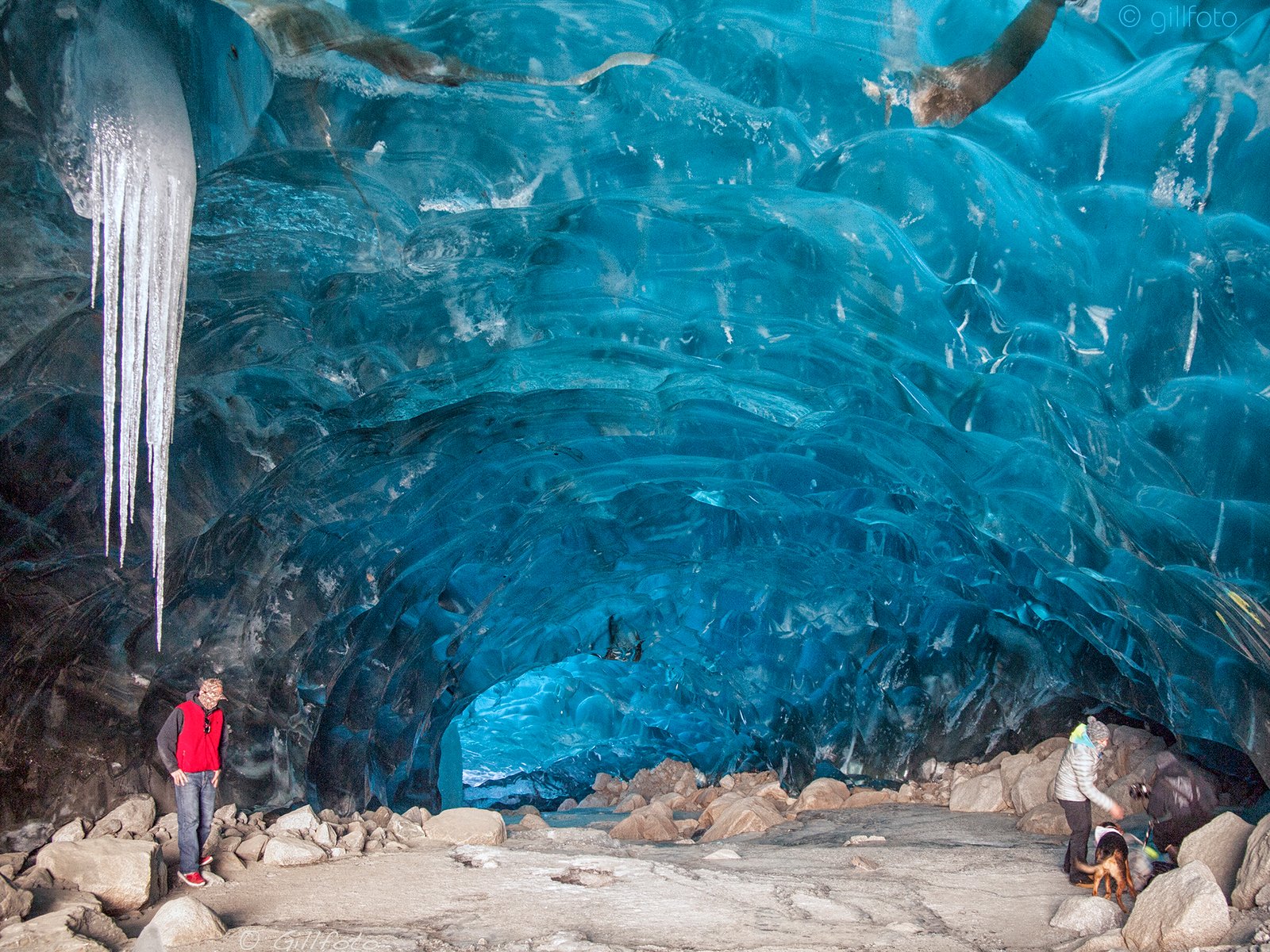 How Ice Survives in the Depths (image credits: wikimedia)