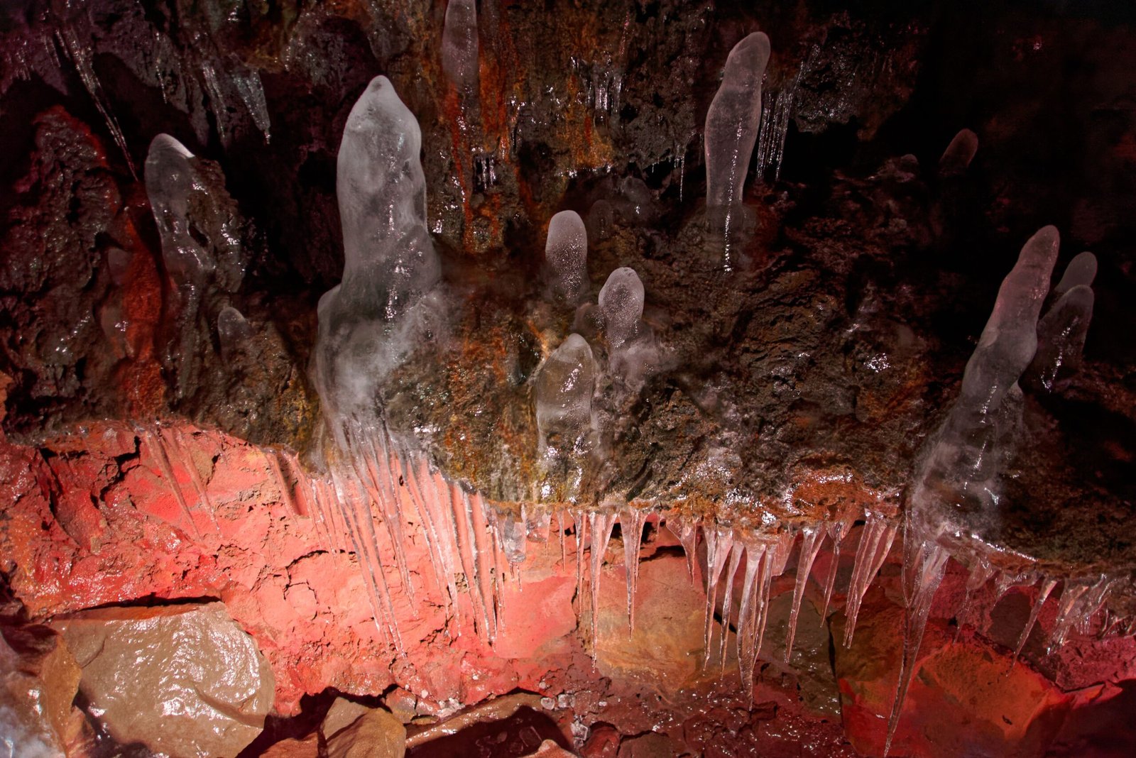 Why Lava Tube Ice Matters in a Warming World (image credits: wikimedia)