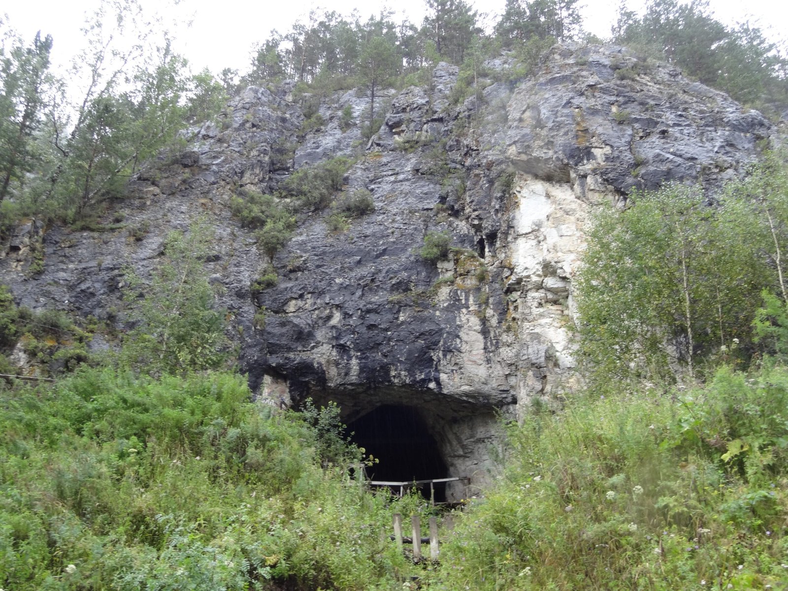 The Enigmatic Entrance: Where Past and Present Collide (image credits: wikimedia)