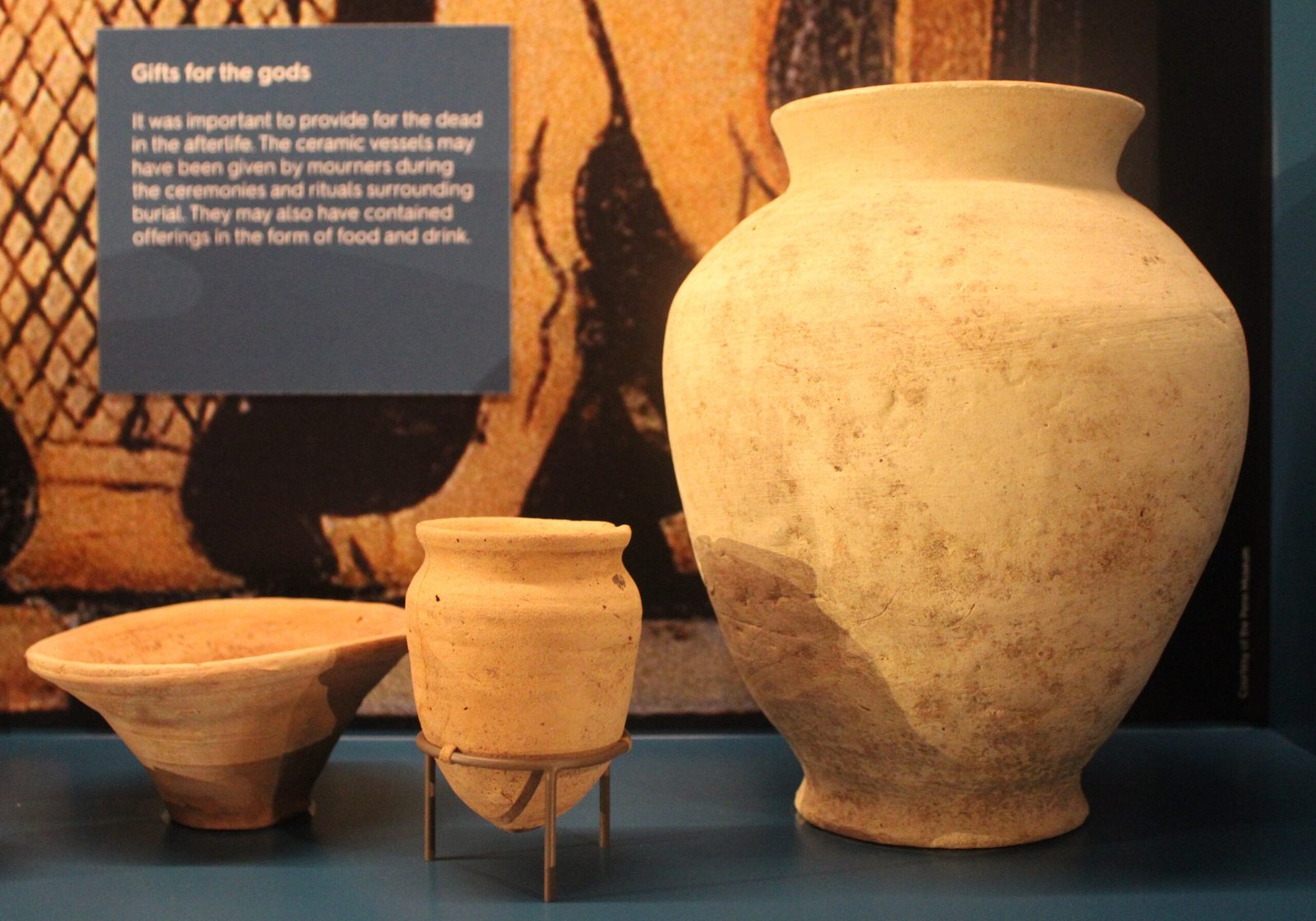 Burials and Beliefs: Signs of Ritual and Care (image credits: wikimedia)
