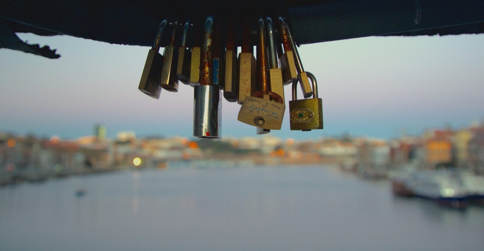 Heartbreak as Motivation: The Power of Love and Obsession (image credits: wikimedia)