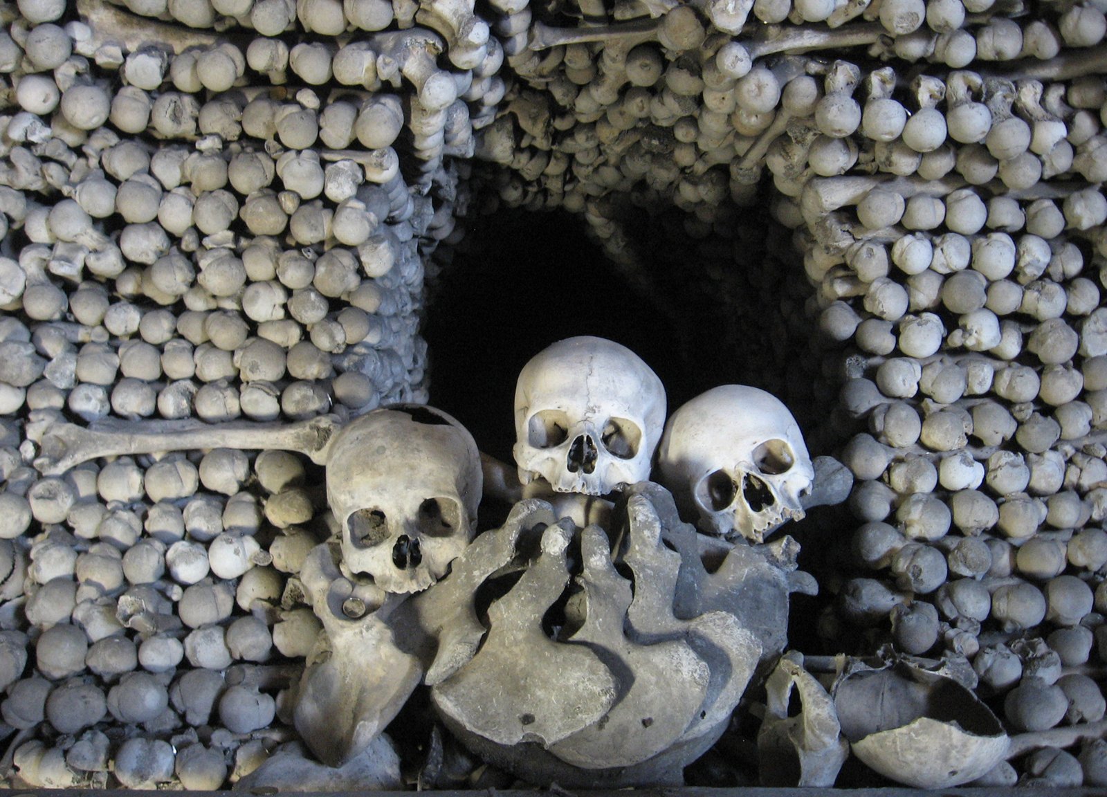 The Skeletons Beneath: Prague’s Bone Churches (image credits: wikimedia)