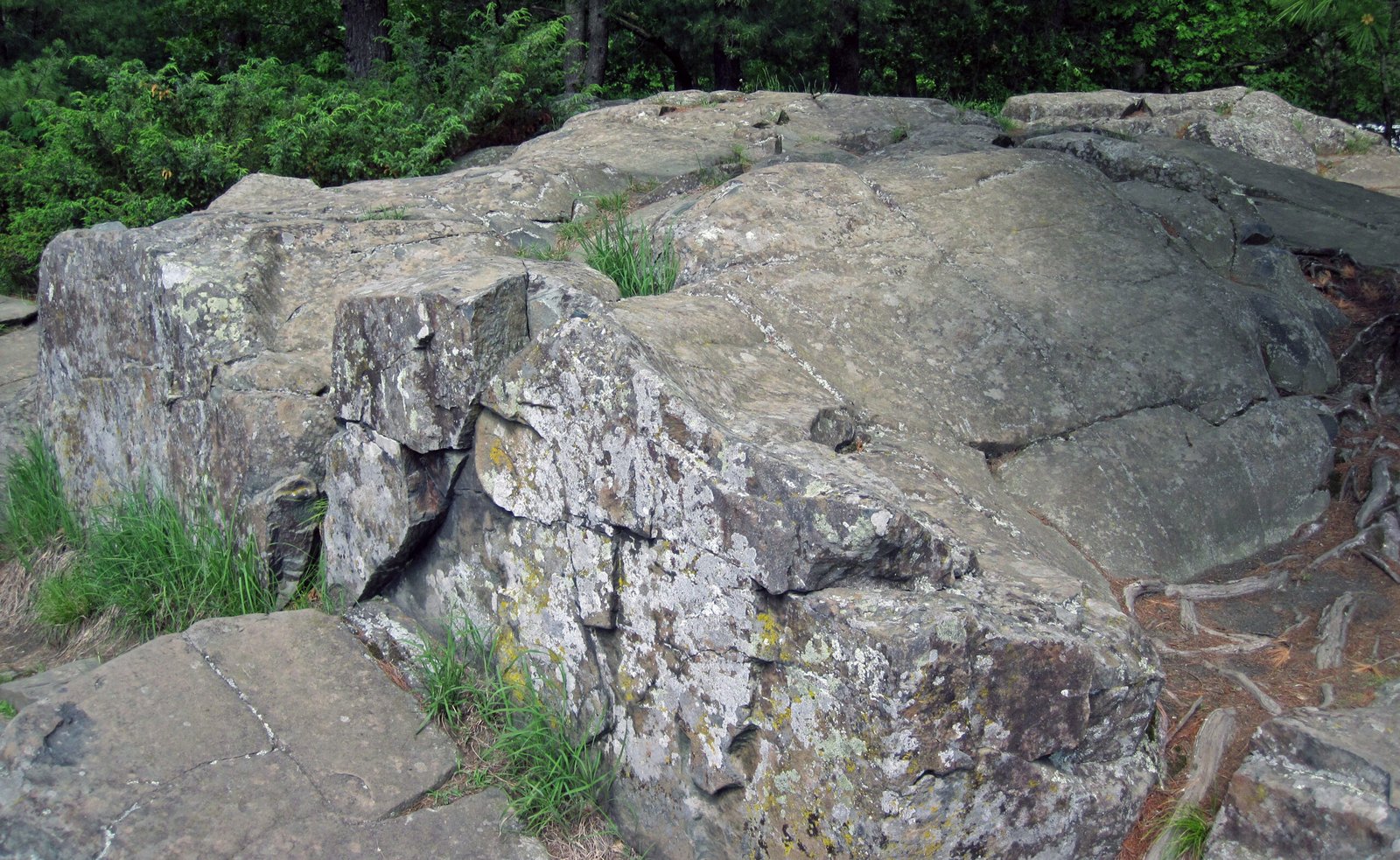 The Role of Earthquakes in Yonaguni’s Formation (image credits: wikimedia)