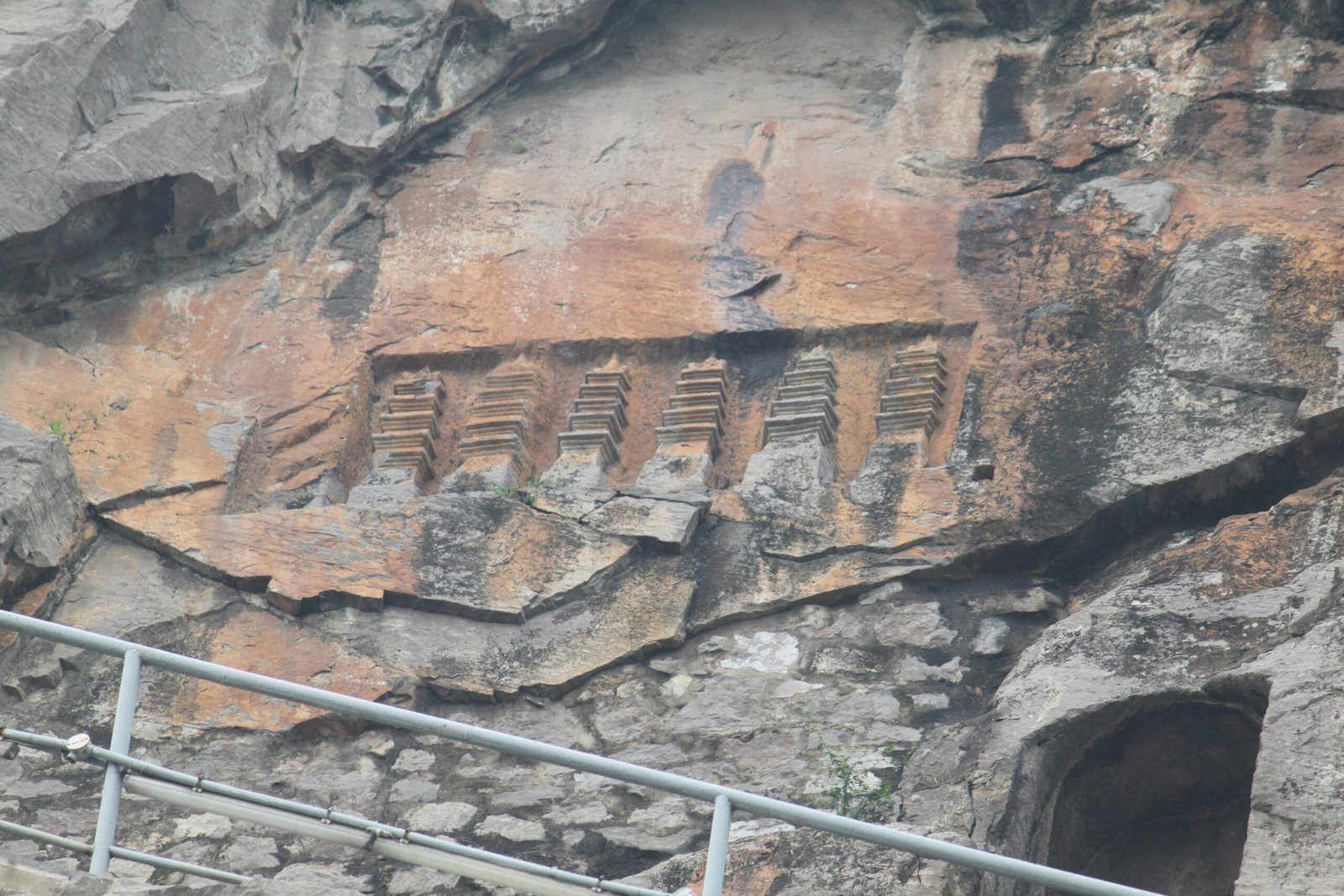 The Longmen Grottoes: Luoyang’s Crown Jewel (image credits: wikimedia)