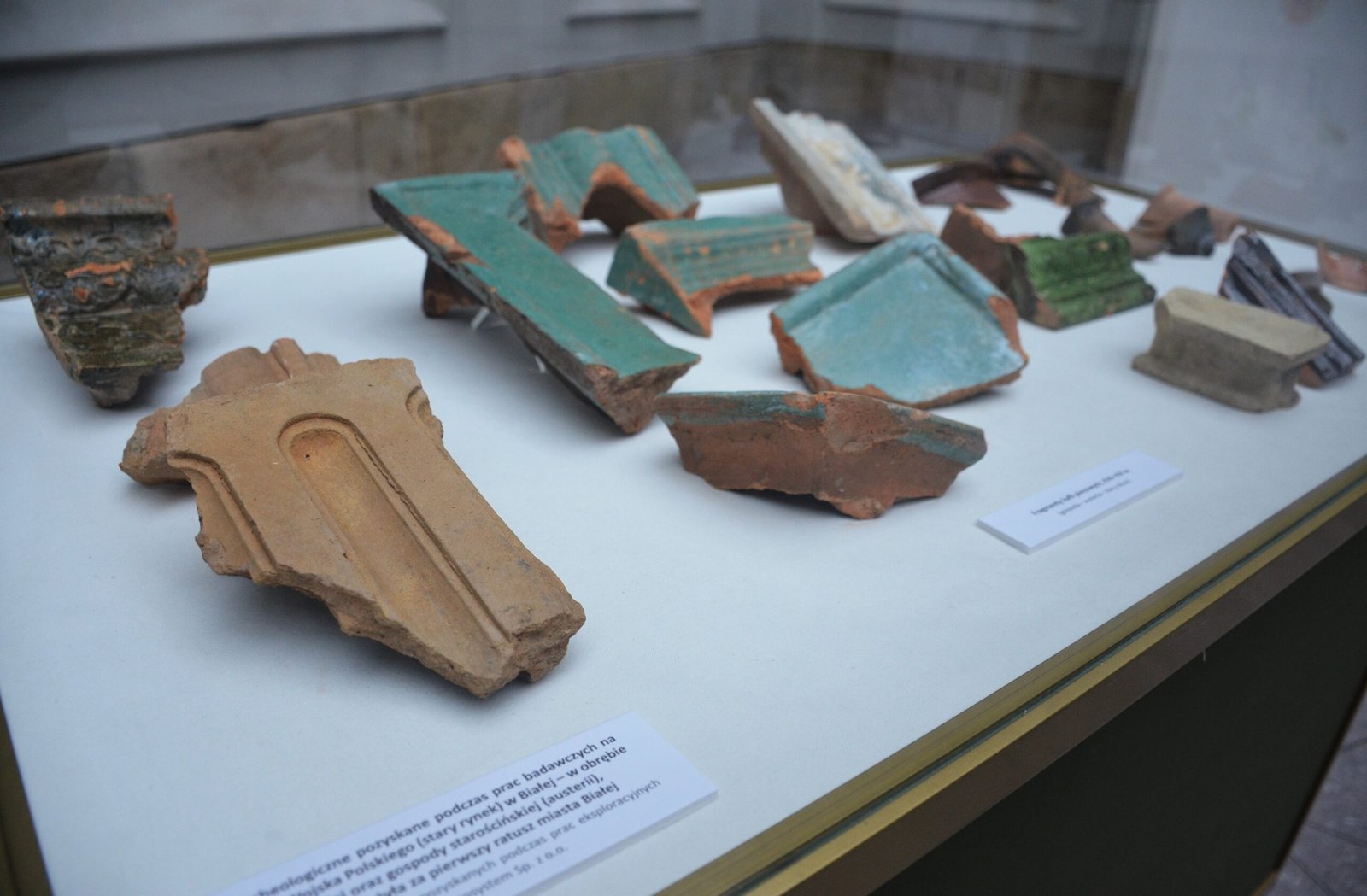 Archaeological Finds: Traces of Past Inhabitants (image credits: wikimedia)