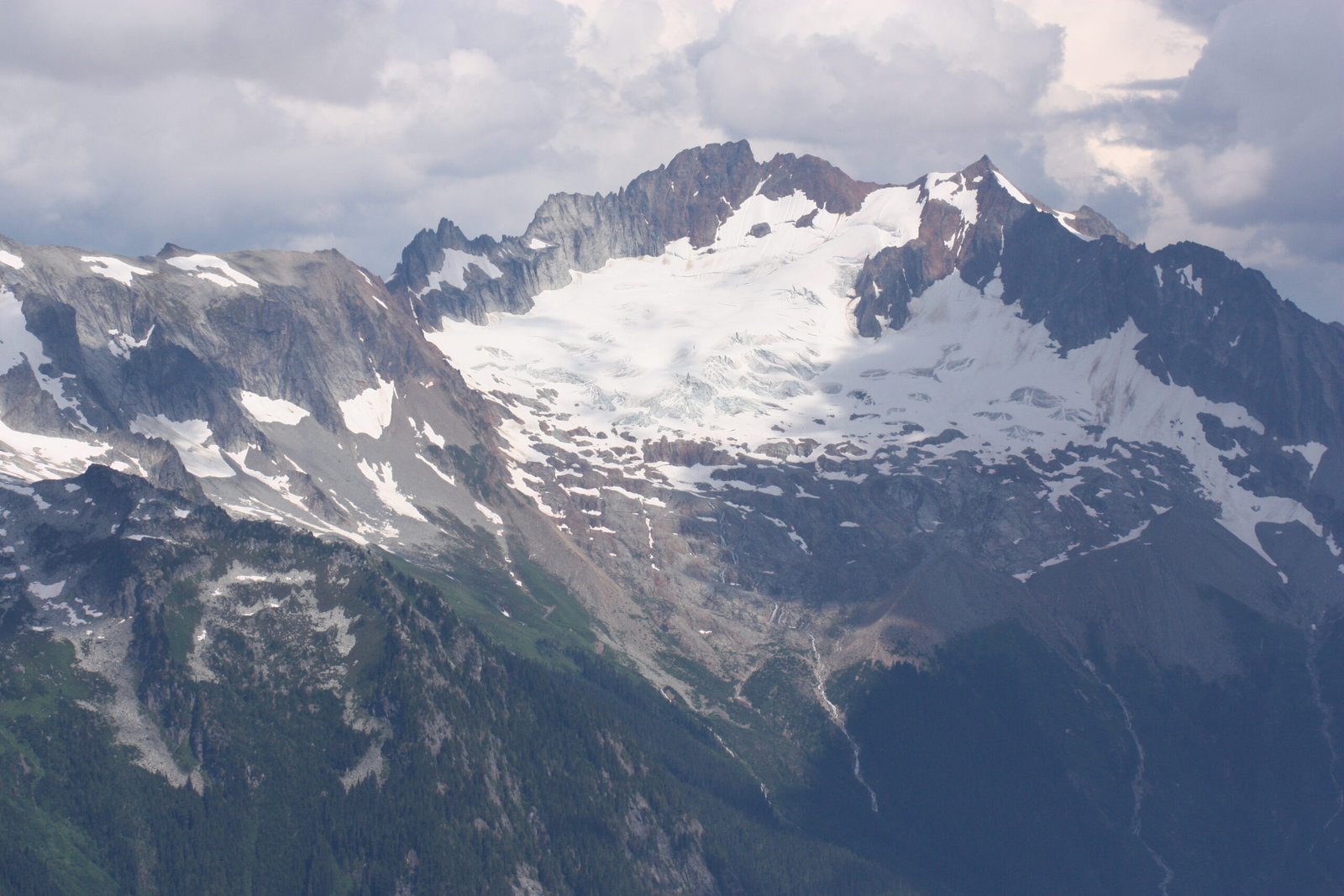 The Role of Water: Glacial Melt and Urban Development (image credits: wikimedia)