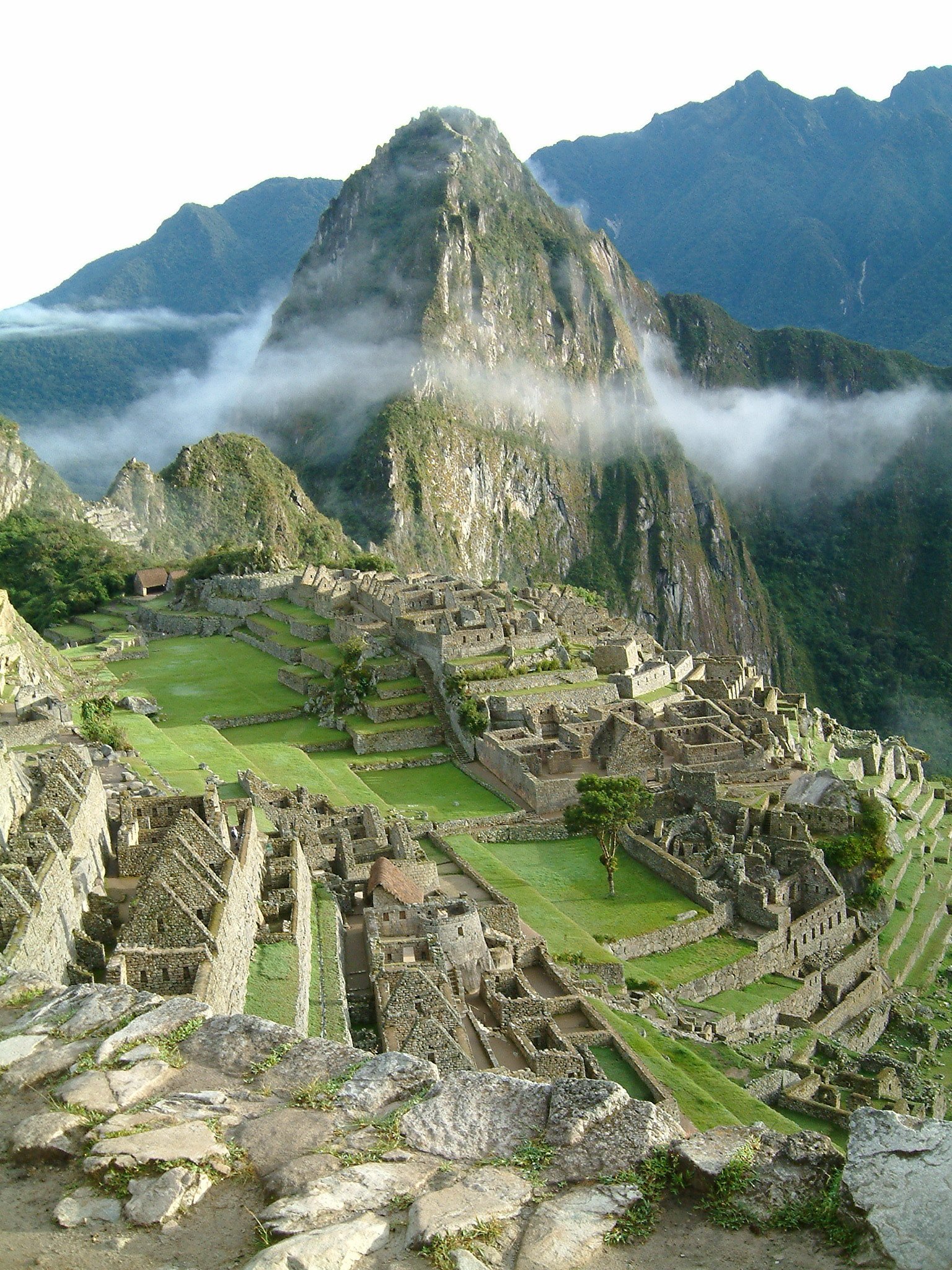 Stone-Laying Rituals: The Heartbeat of Construction (image credits: wikimedia)