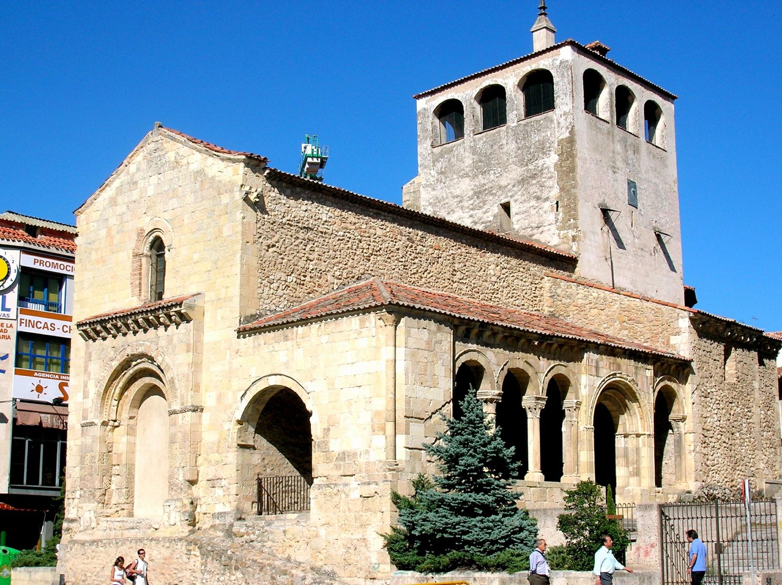 San Clemente: The Church of Three Cities (image credits: wikimedia)