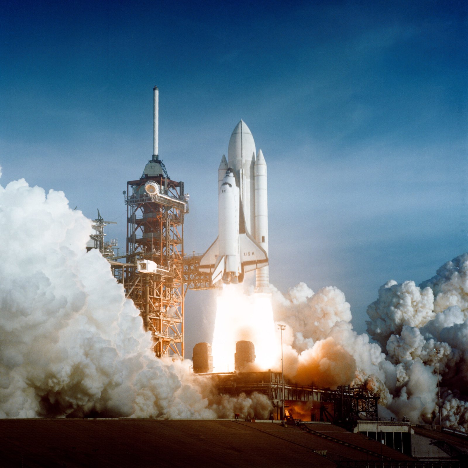 The Private Space Race: New Players, New Risks (image credits: wikimedia)