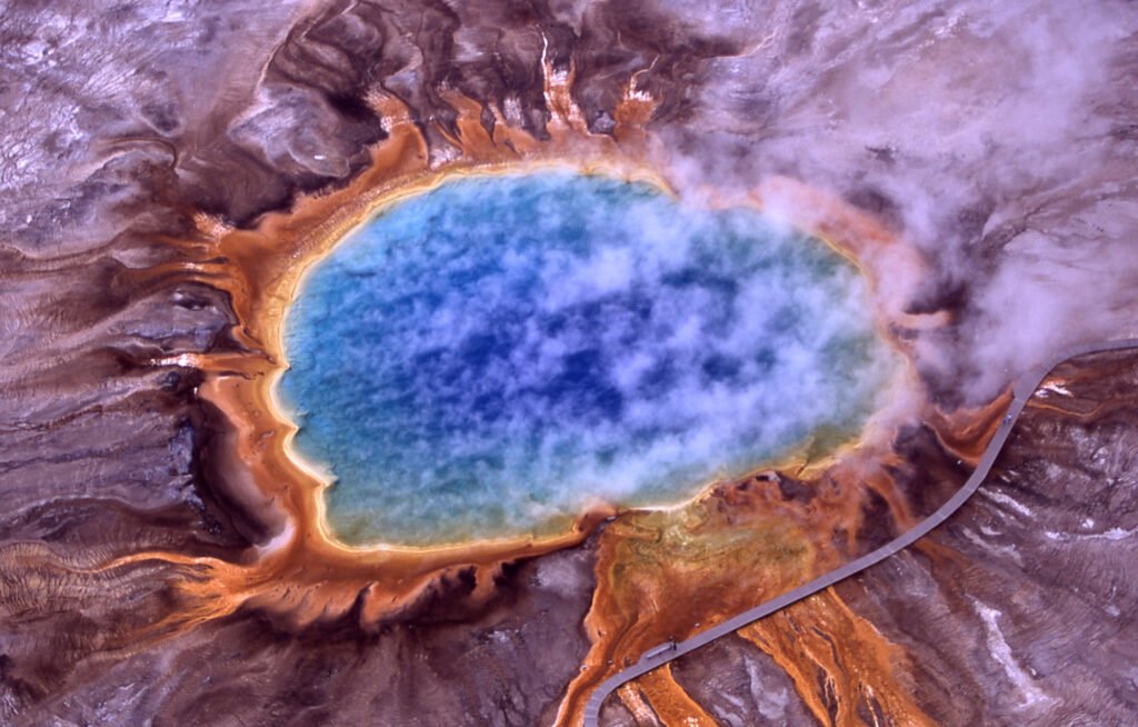 The Microbes That Breathe Metal: Life That Thrives Without Oxygen or Light
