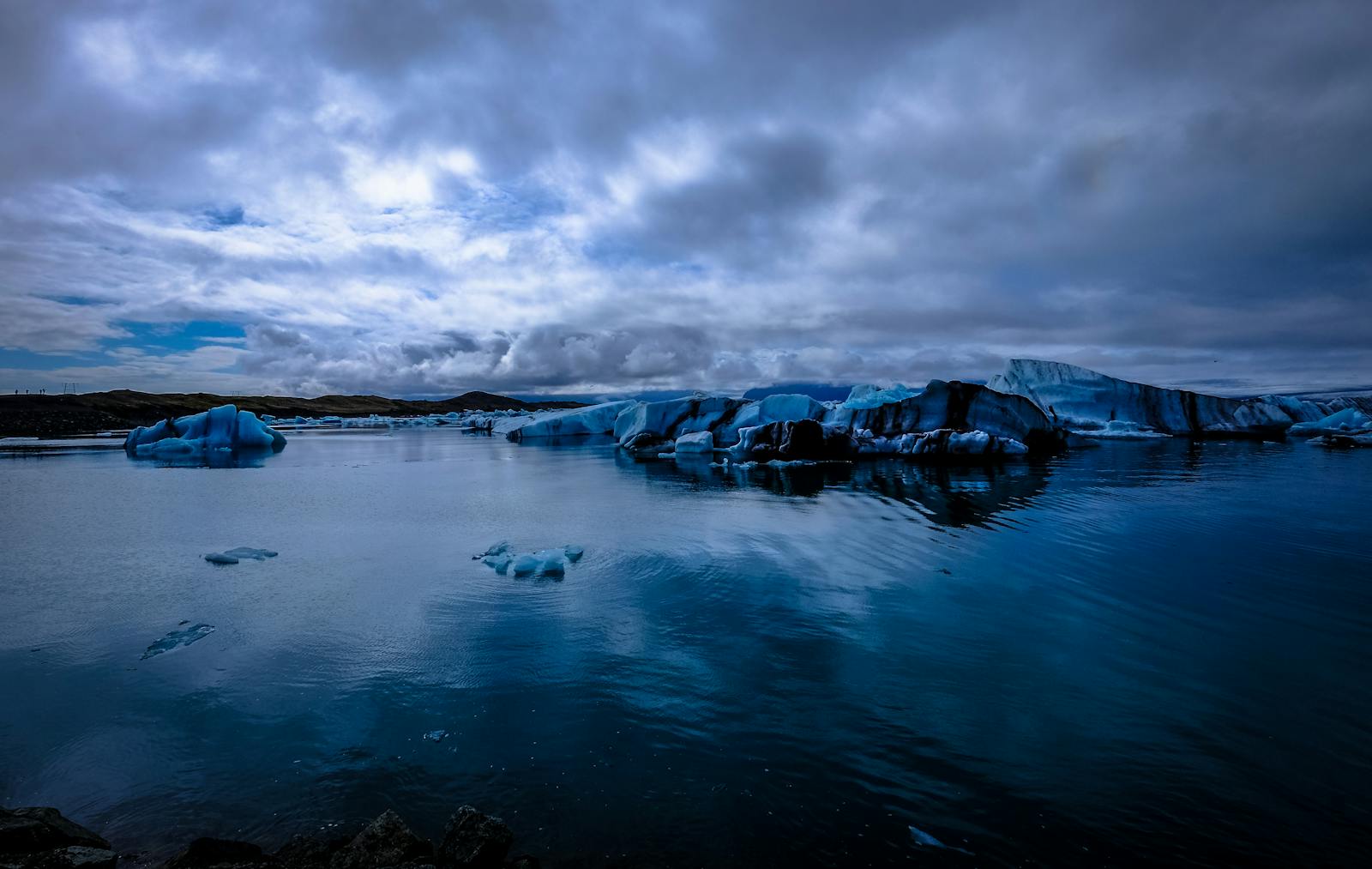 Antarctica’s Hidden Lakes: The Subglacial Waters That Could Hold Ancient Life