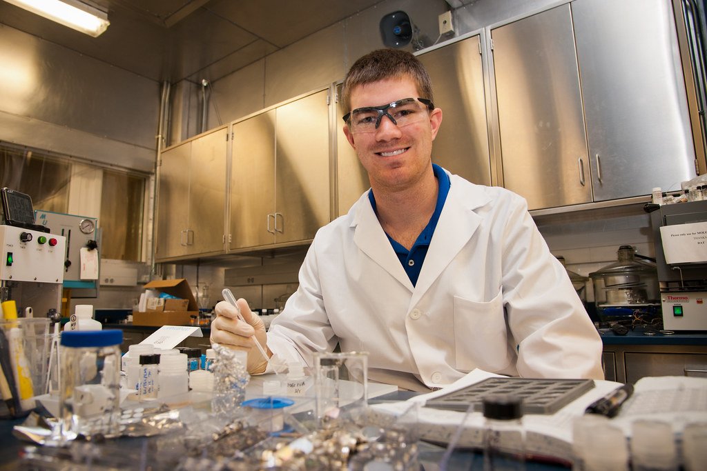 Army scientists energize battery research