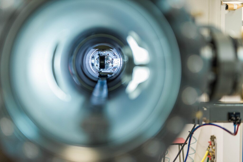 Molecular beam epitaxy system Veeco Gen II designed for the growth of monocrystalline semiconductors, semiconducting heterostructures, materials for spintronics