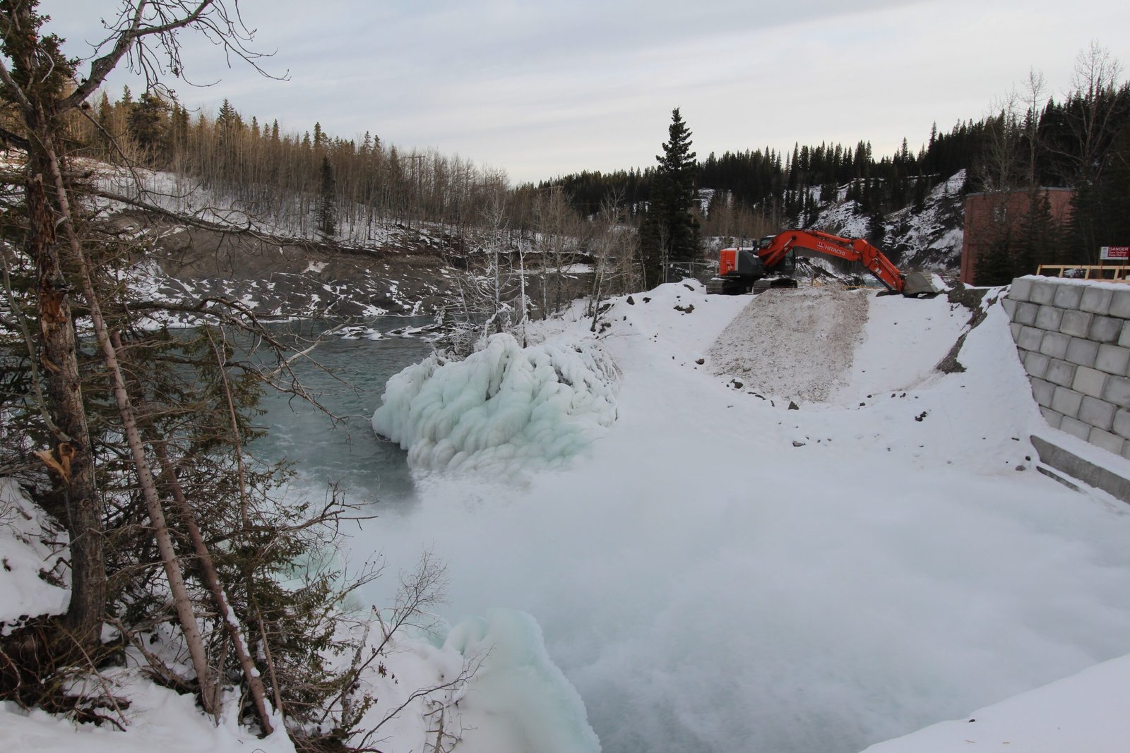 The Sheer Power of Moving Ice (image credits: wikimedia)