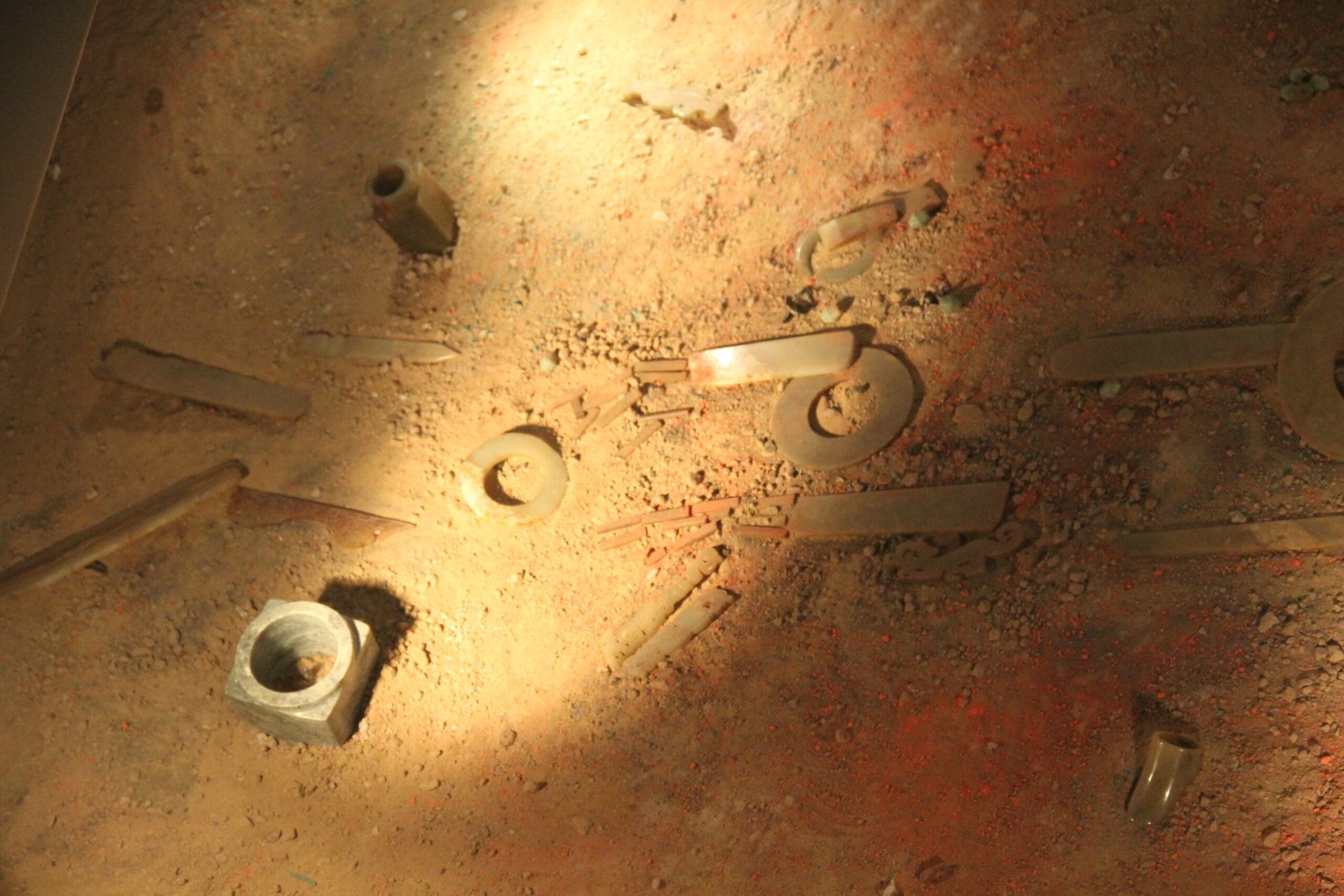 Uncovering Rituals and Burials (image credits: wikimedia)