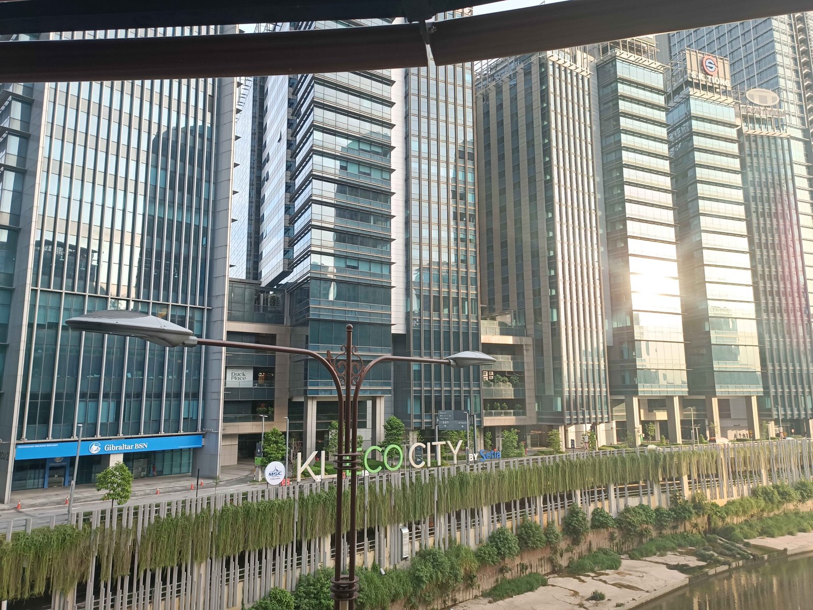 The Dream of a Sustainable Jakarta (image credits: wikimedia)