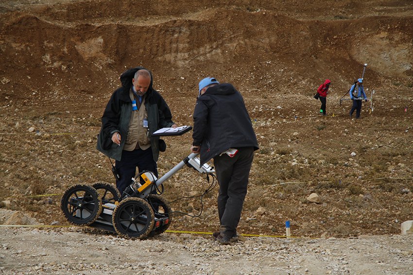 Modern Technology: Peering Beneath the Surface (image credits: wikimedia)