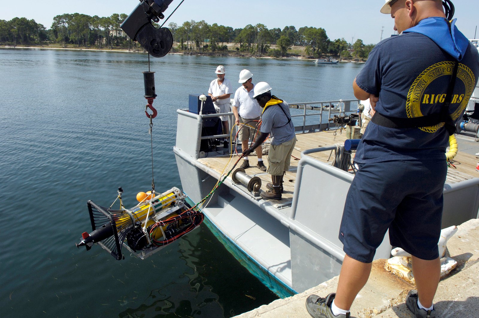 Underwater Drones: Eyes and Hands in the Deep (image credits: wikimedia)