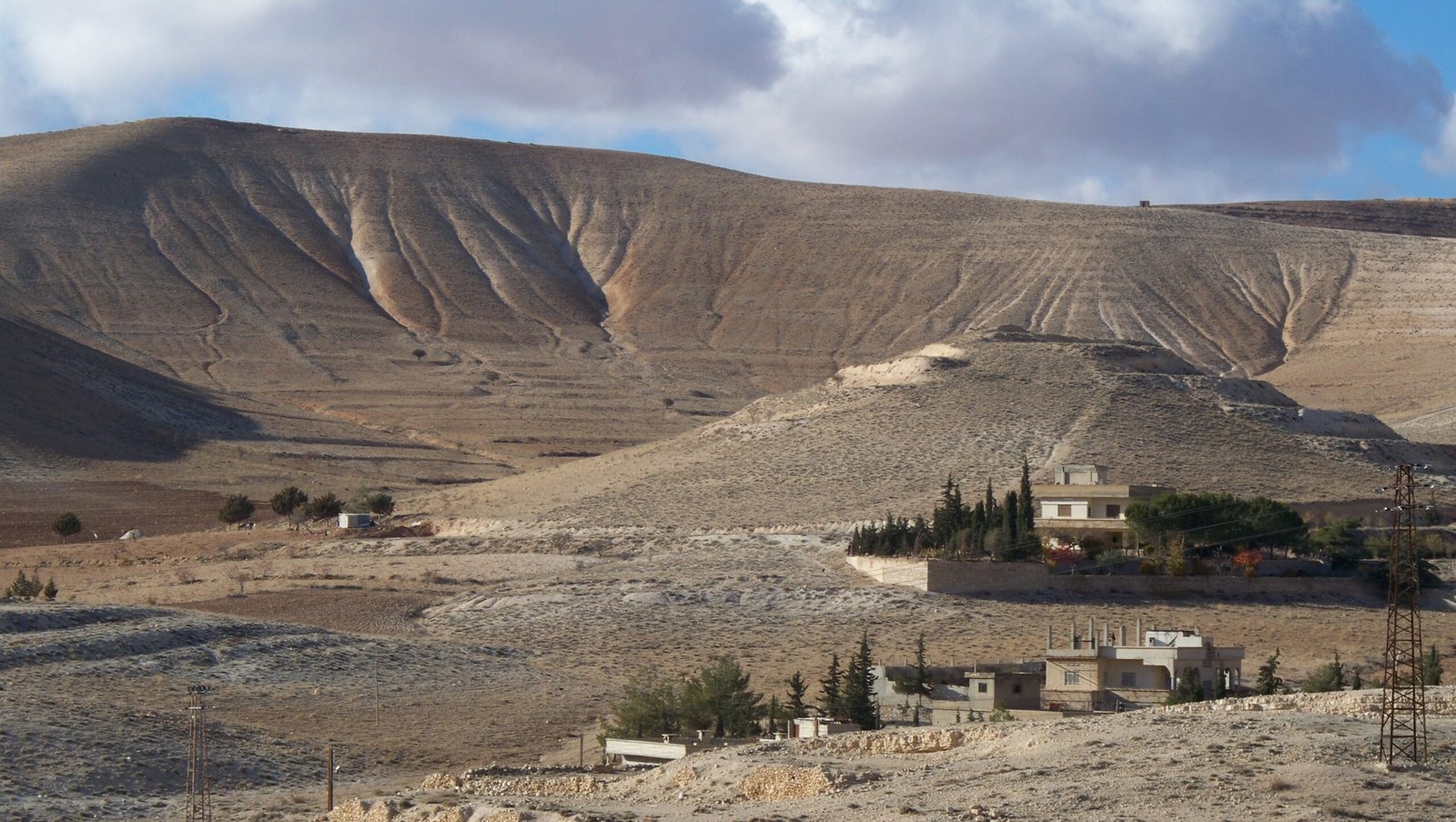 Tourism and Exploration: Drawn to Contrasts (image credits: wikimedia)