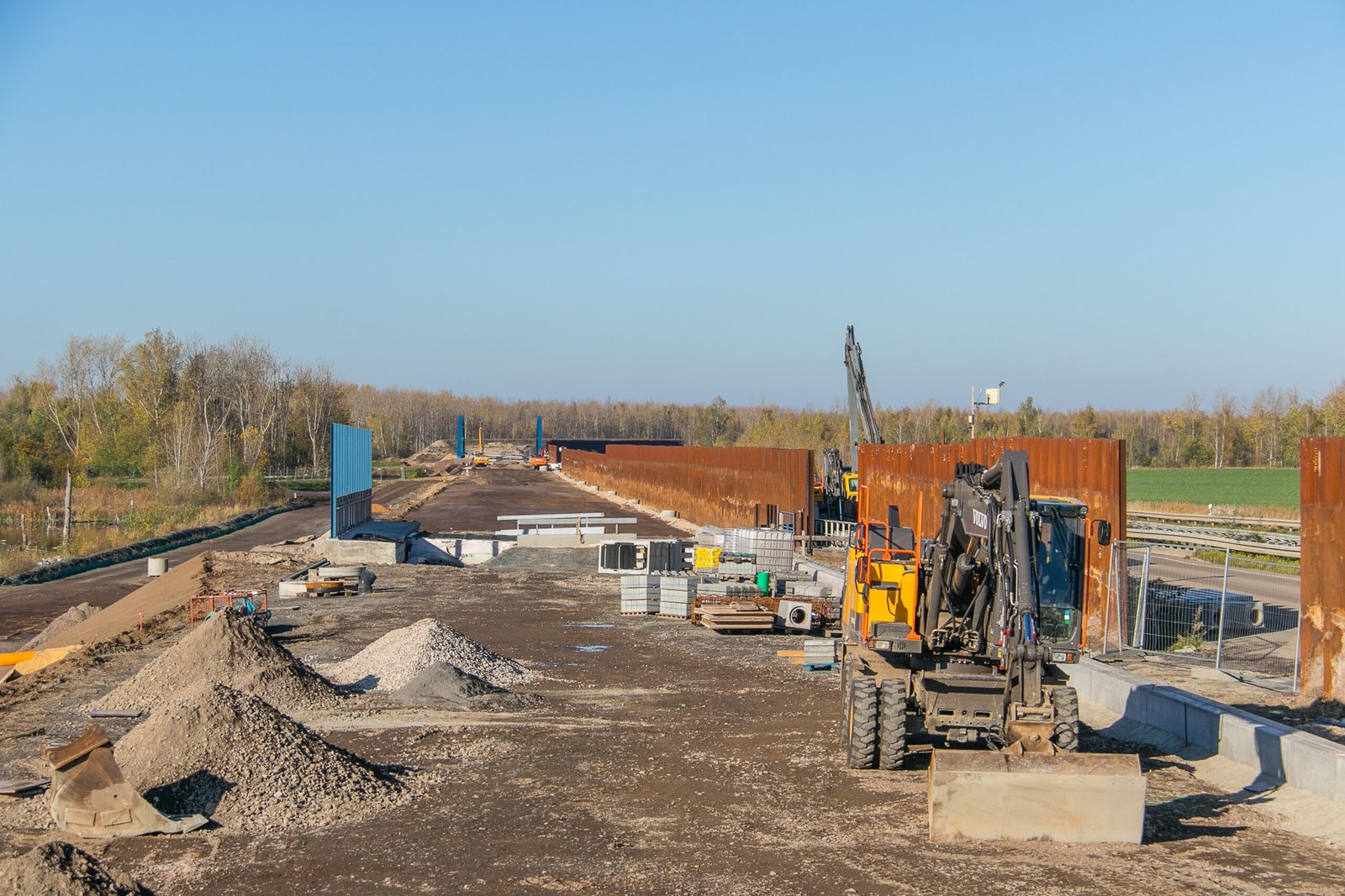 Engineering Nightmares and Creative Solutions (image credits: wikimedia)