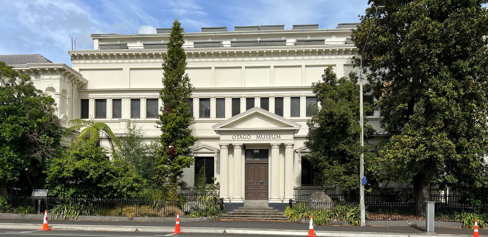 The Otago Museum: A Window Into Two Worlds (image credits: wikimedia)