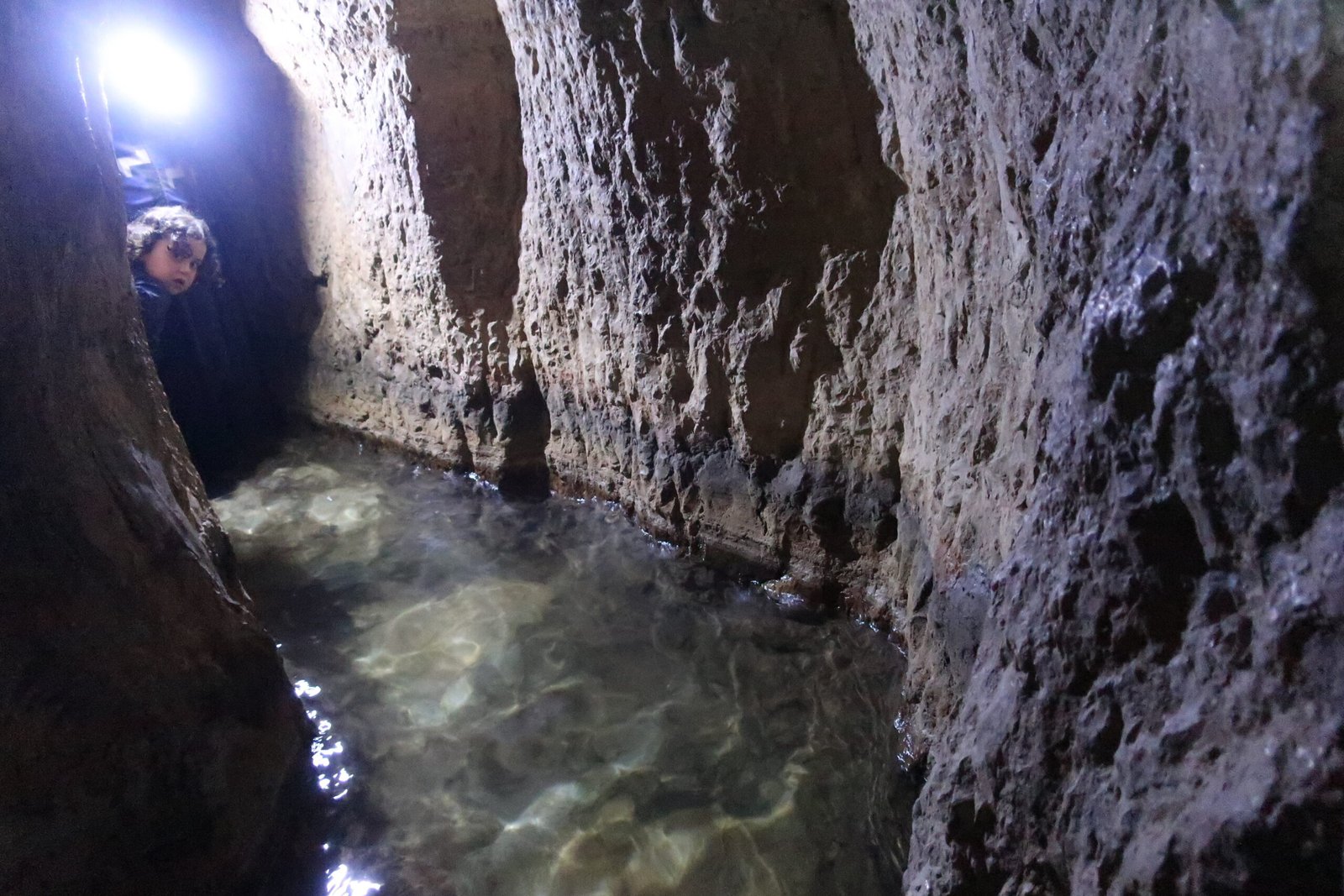 Where Was the Oldest Water Discovered? (image credits: wikimedia)