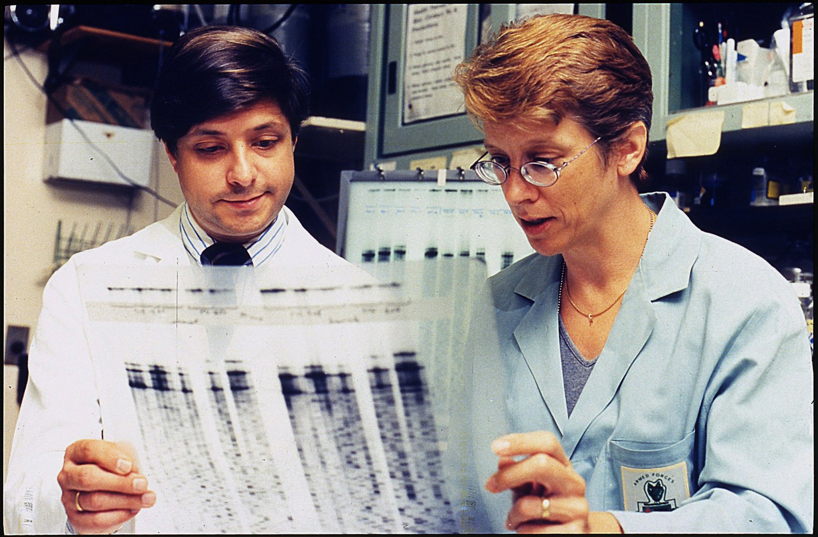 Genetic Sleuths: Reading Viral Codes (image credits: wikimedia)
