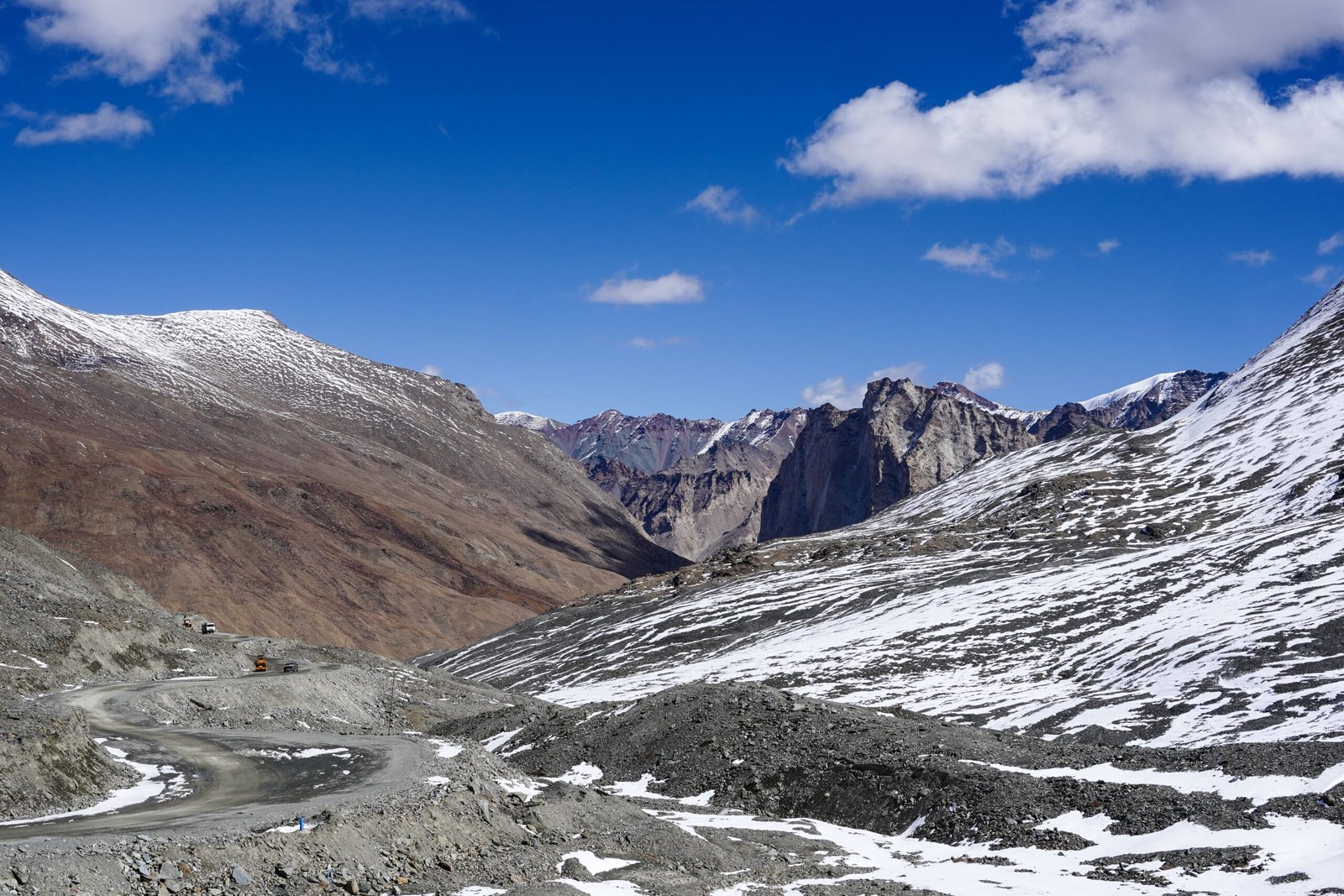 Climate and Altitude: Life at the Top of the World (image credits: wikimedia)