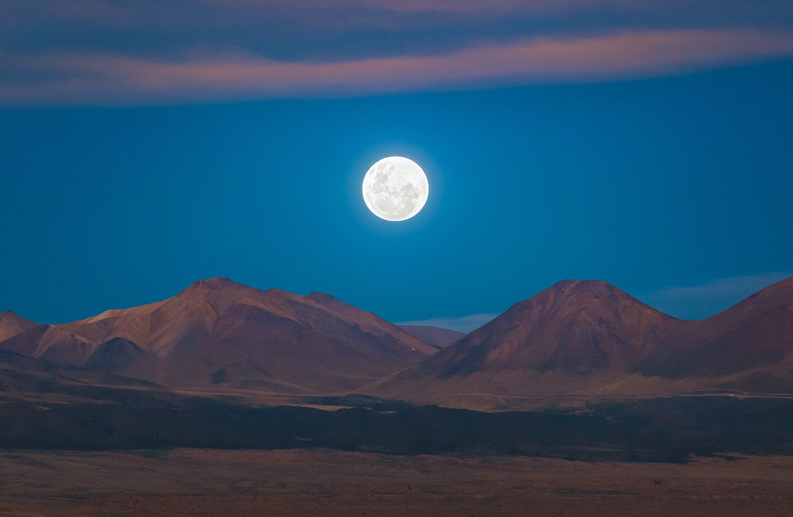 Effects on Navigation and Calendars: The Moon’s Subtle Influence (image credits: wikimedia)