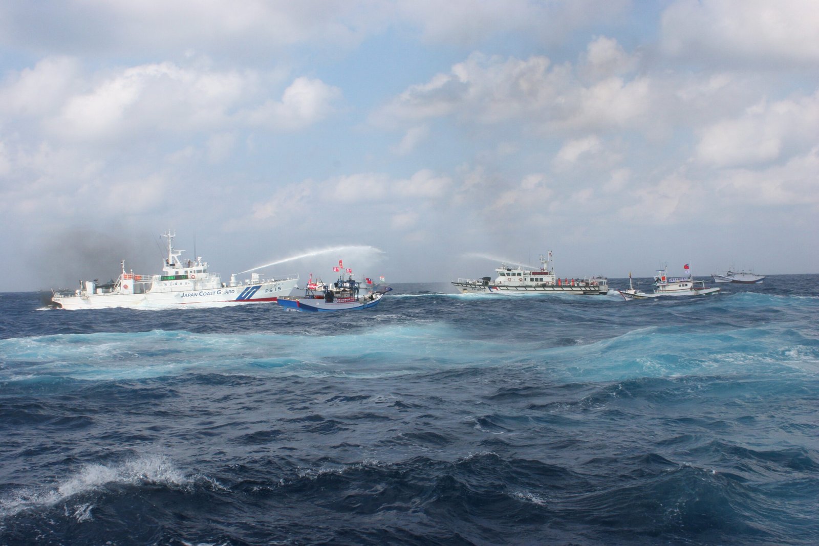 Legal Battles: Who Owns the Water? (image credits: wikimedia)