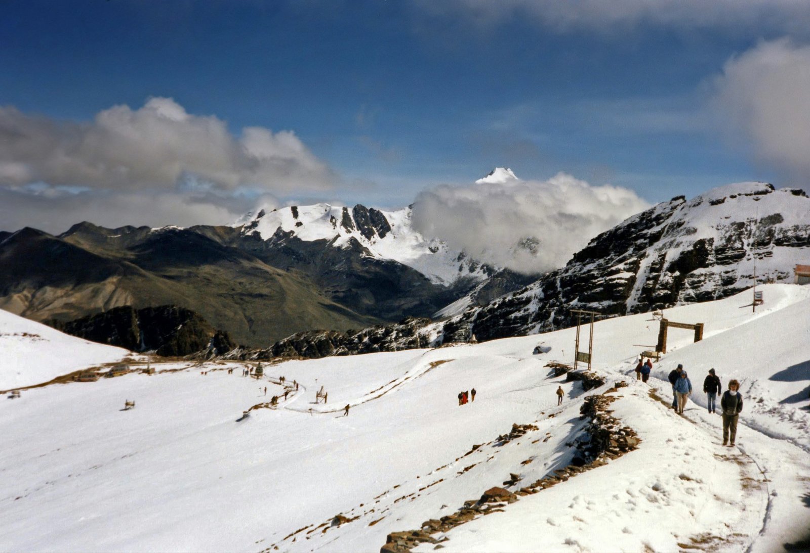Signs of a Melting Crisis (image credits: wikimedia)