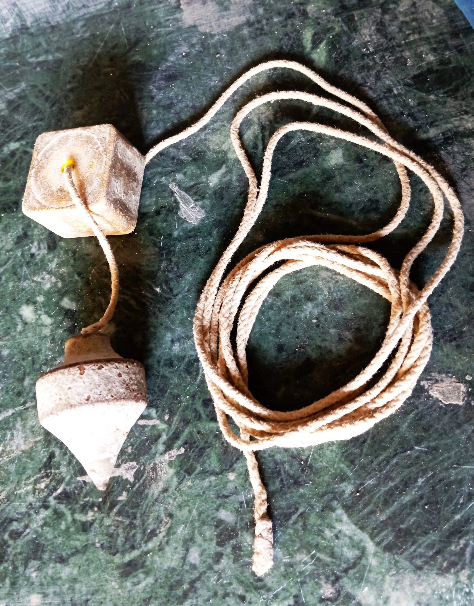 The Sumerian Plumb Bob: Ancient Engineering Tool (image credits: wikimedia)