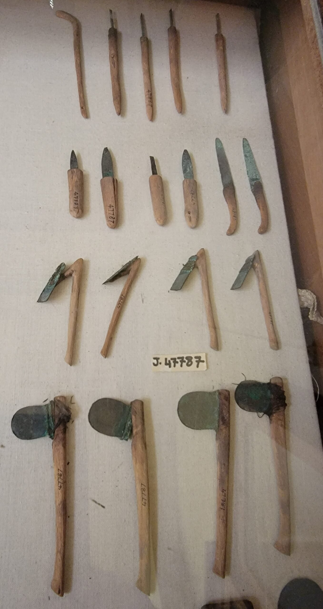What Makes Haida Gwaii’s Tools Unique? (image credits: wikimedia)