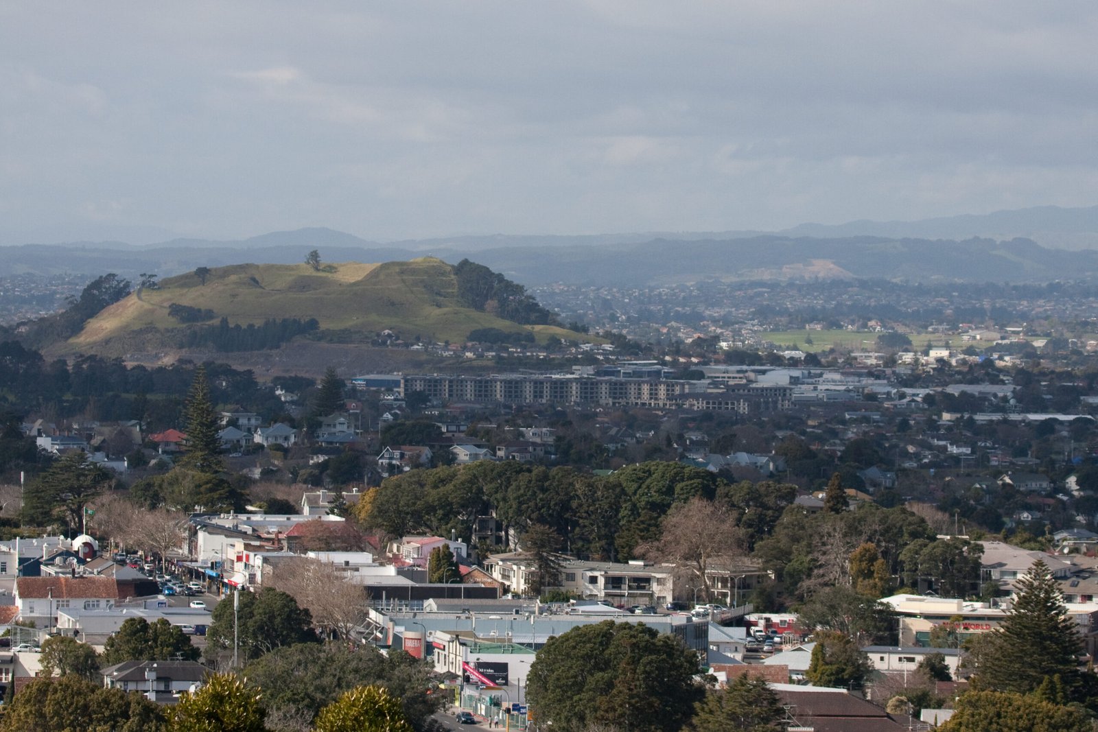 Maungarei / Mount Wellington: A Volcanic Fortress (image credits: wikimedia)