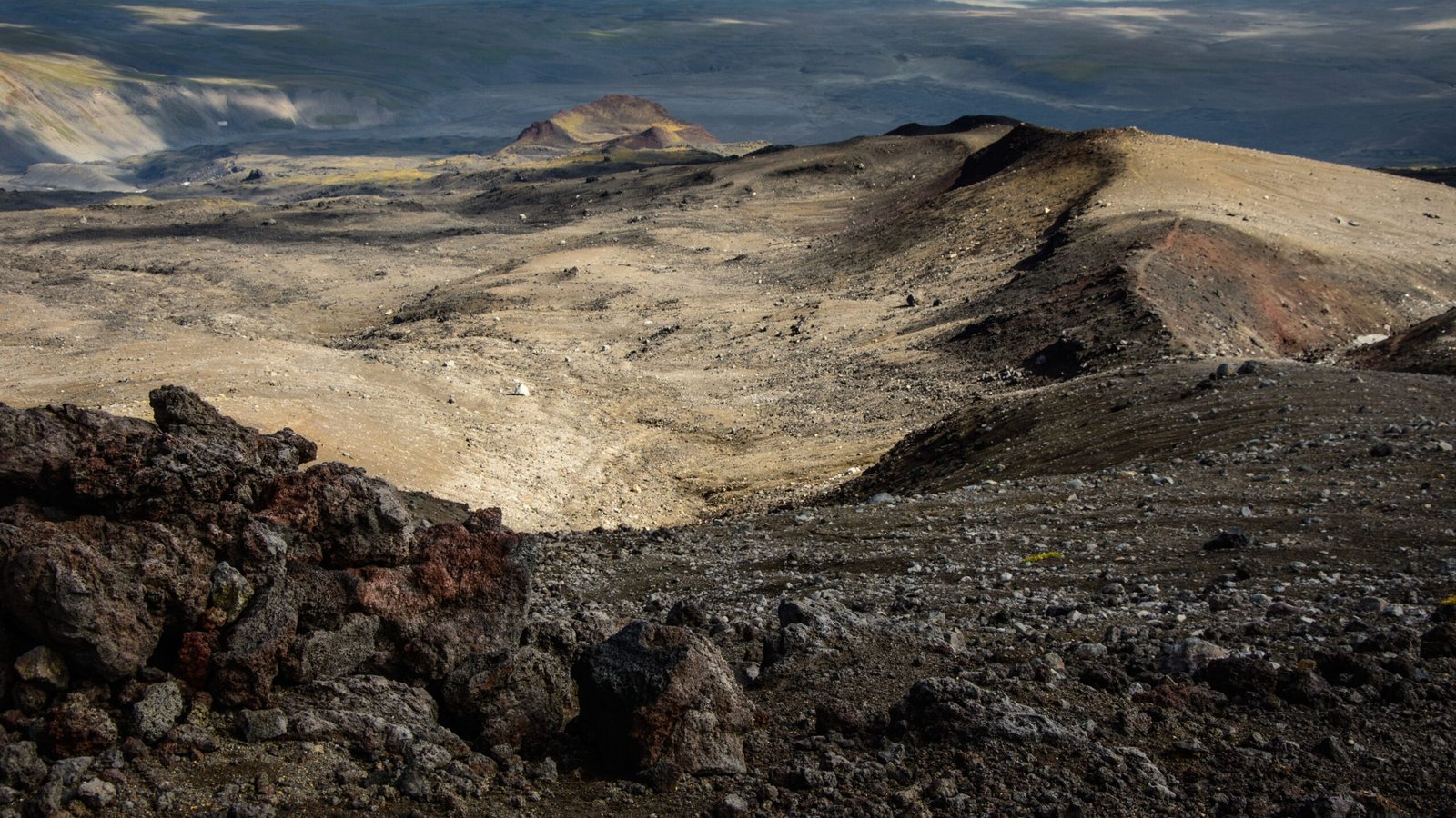 Lava Flows and Urban Foundations (image credits: wikimedia)