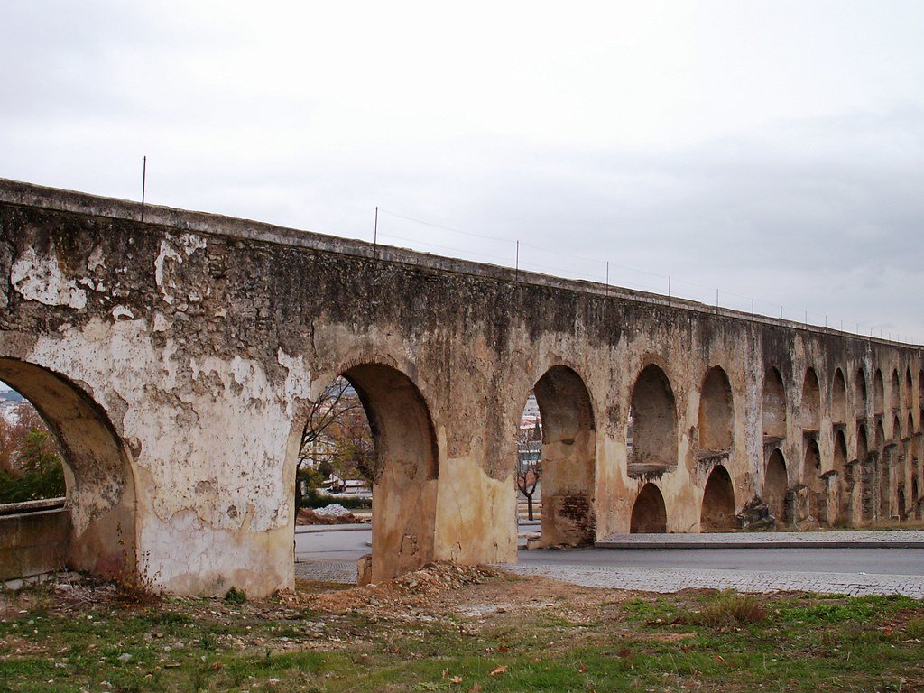 The Iconic Arches of Amoreiras (image credits: flickr)
