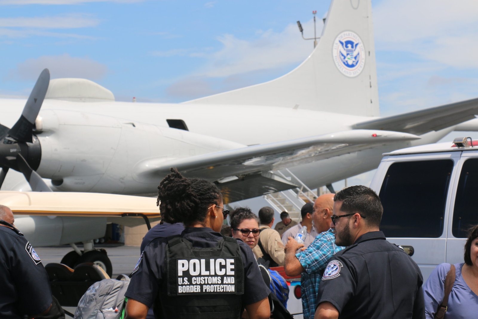 Collaborative Networks: Sharing AI Innovations (image credits: wikimedia)