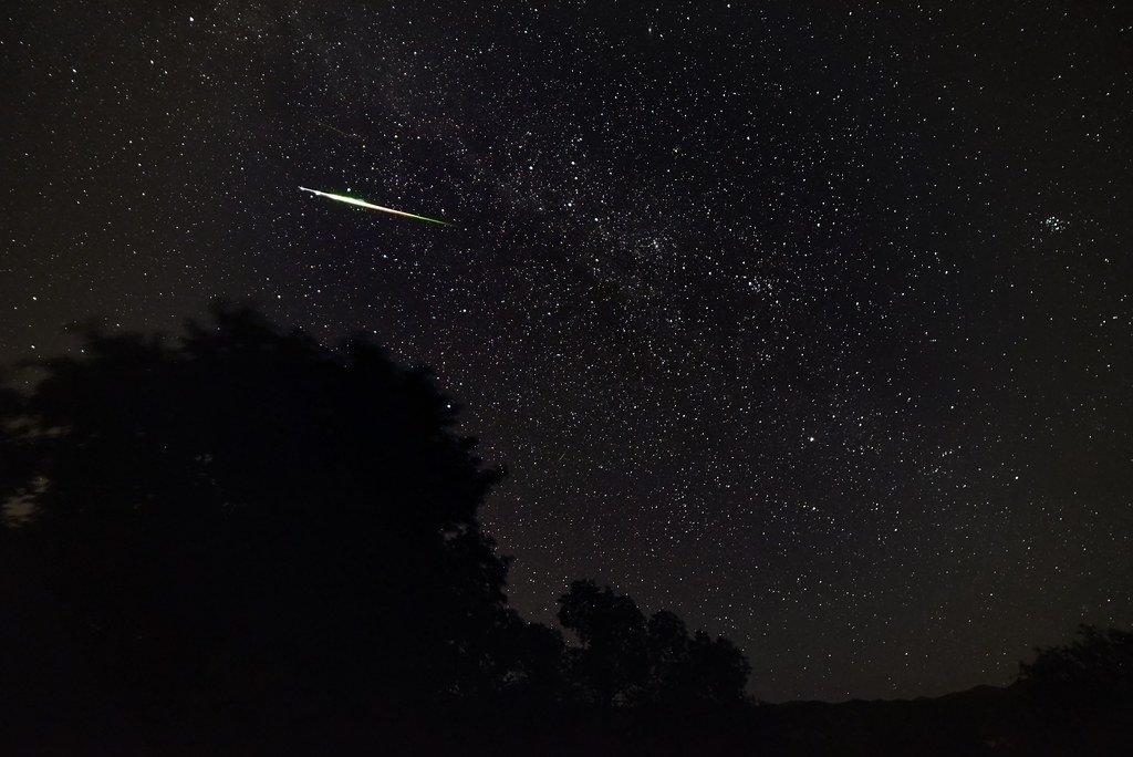 The Dangers and Drama of Atmospheric Entry (image credits: flickr)