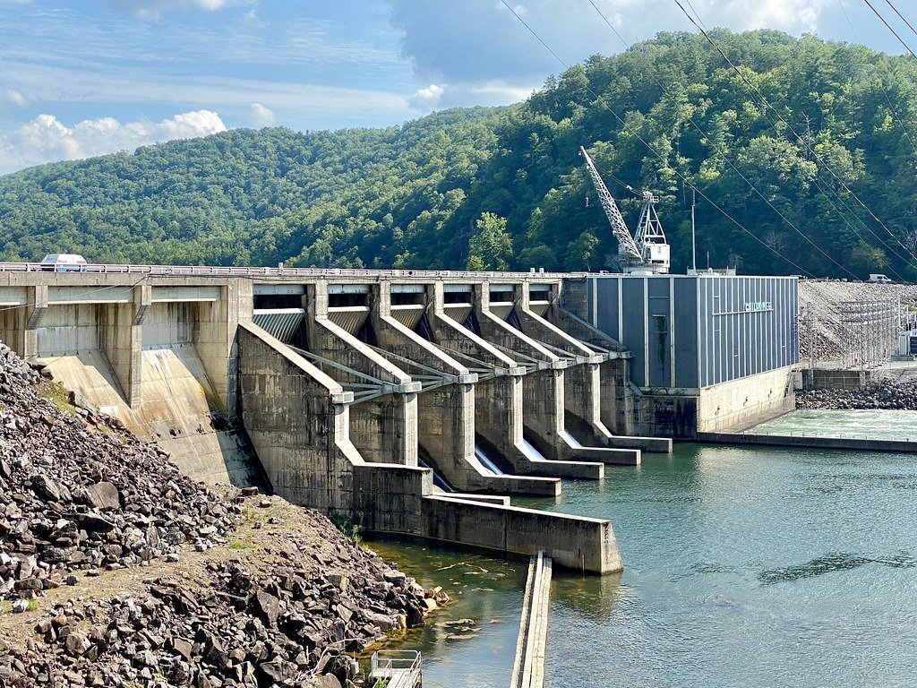 Hydropower Headaches: When Rivers Run Wild—or Dry (image credits: flickr)