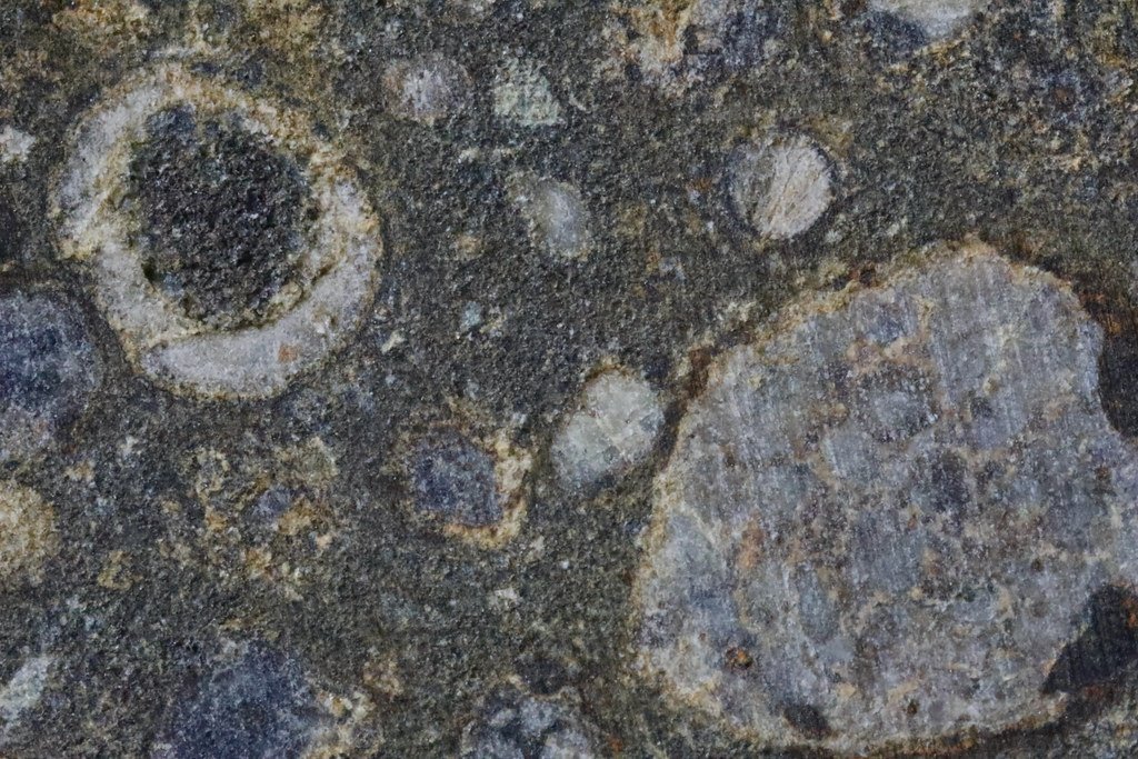 The Mystery of Water in the Mantle (image credits: flickr)